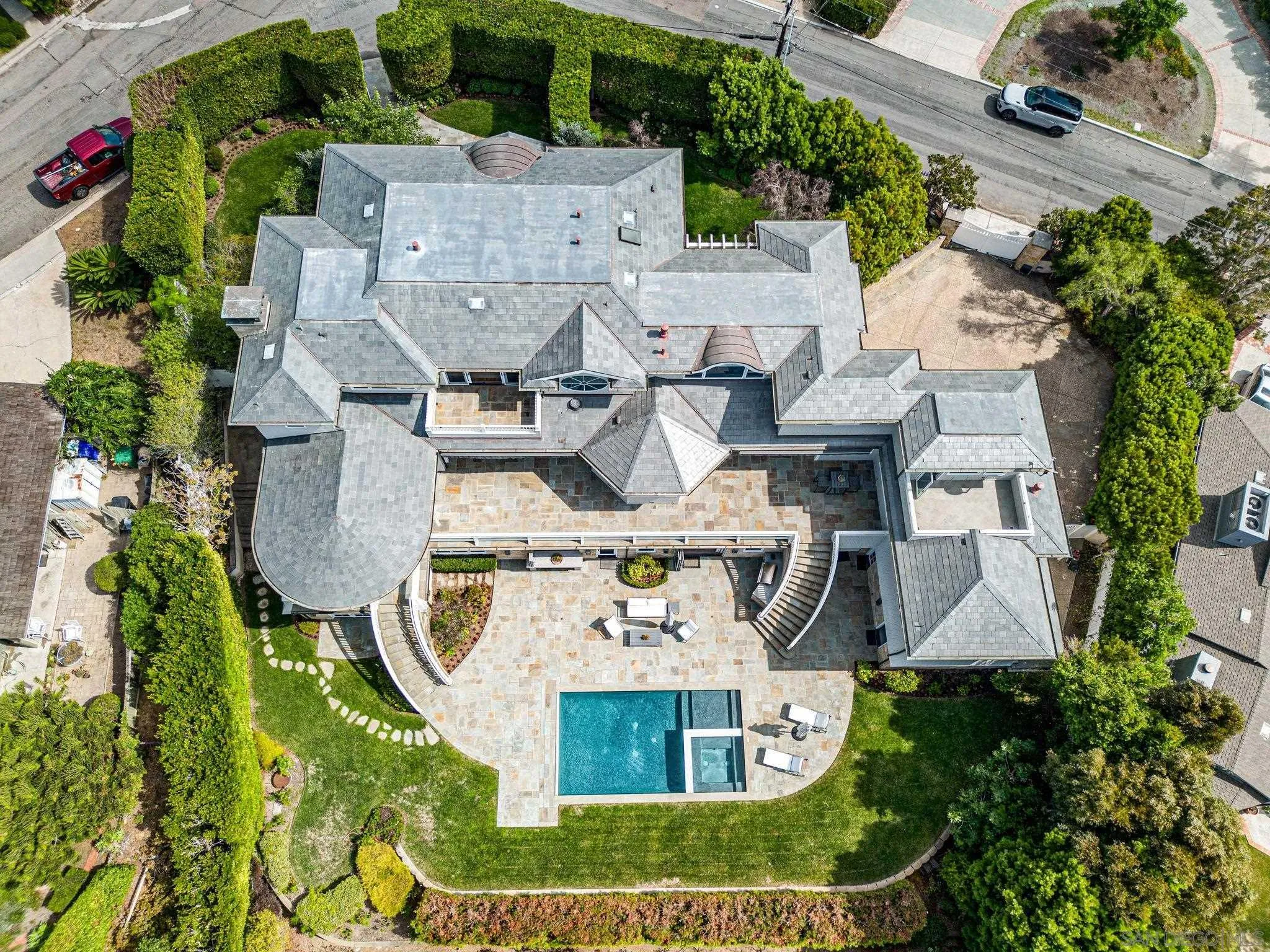 744 Muirlands Vista Way