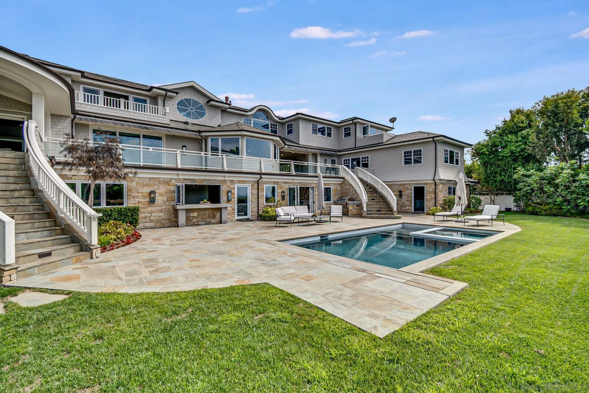 744 Muirlands Vista Way