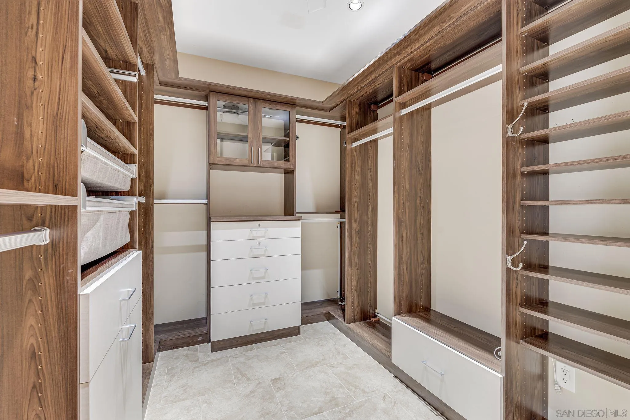 464 Prospect St Unit Ph7