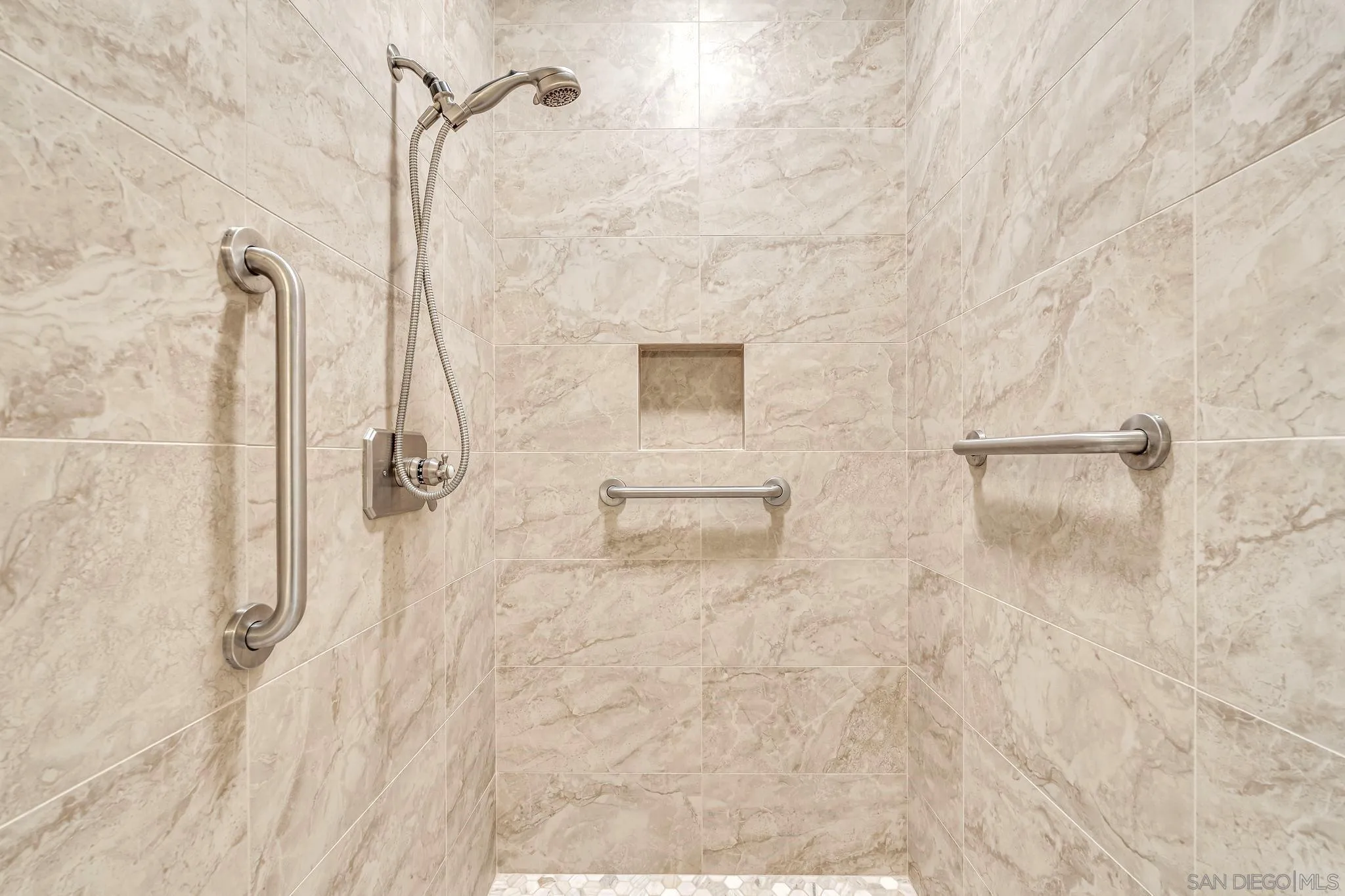 464 Prospect St Unit Ph7