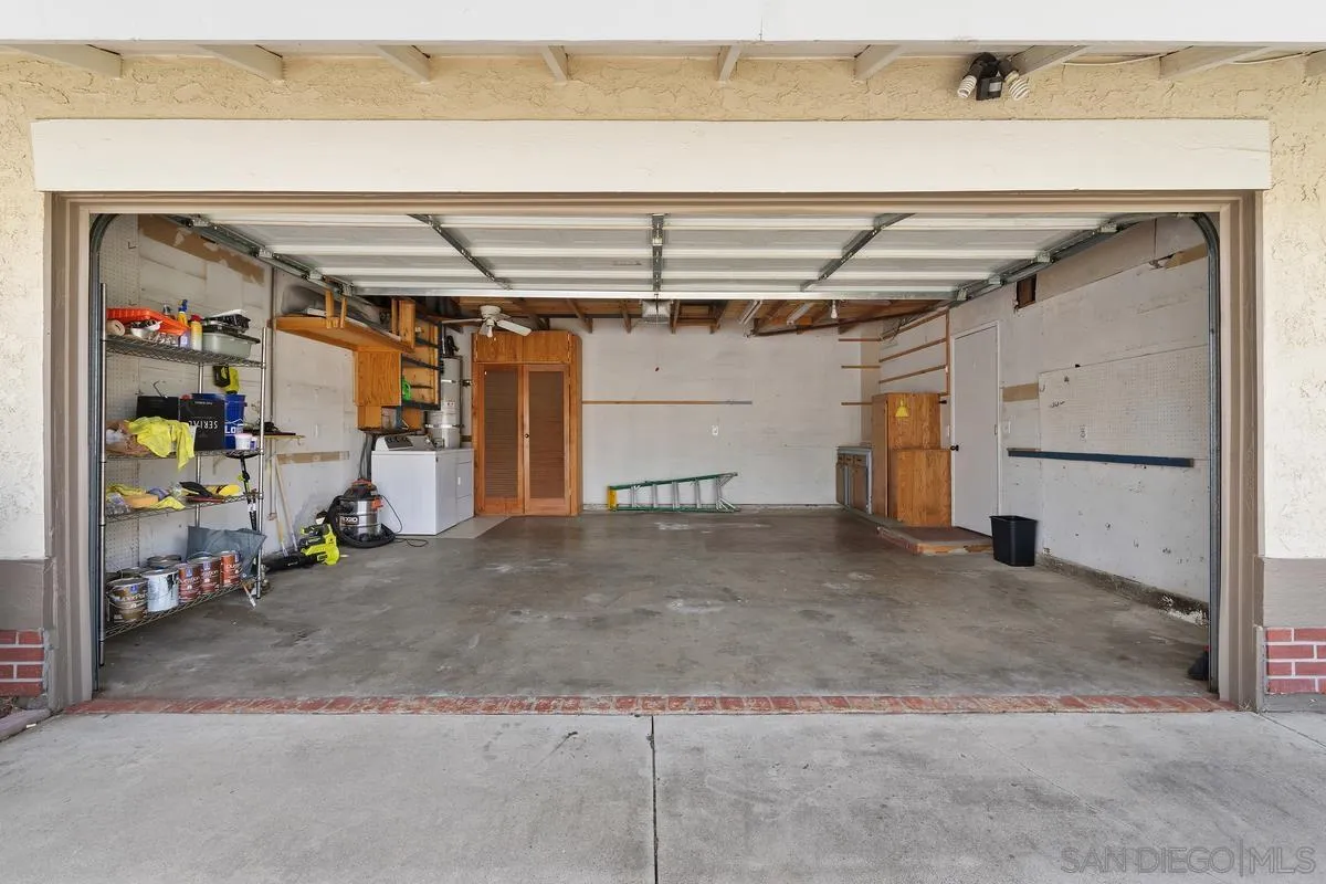 11200 Campbell Ave