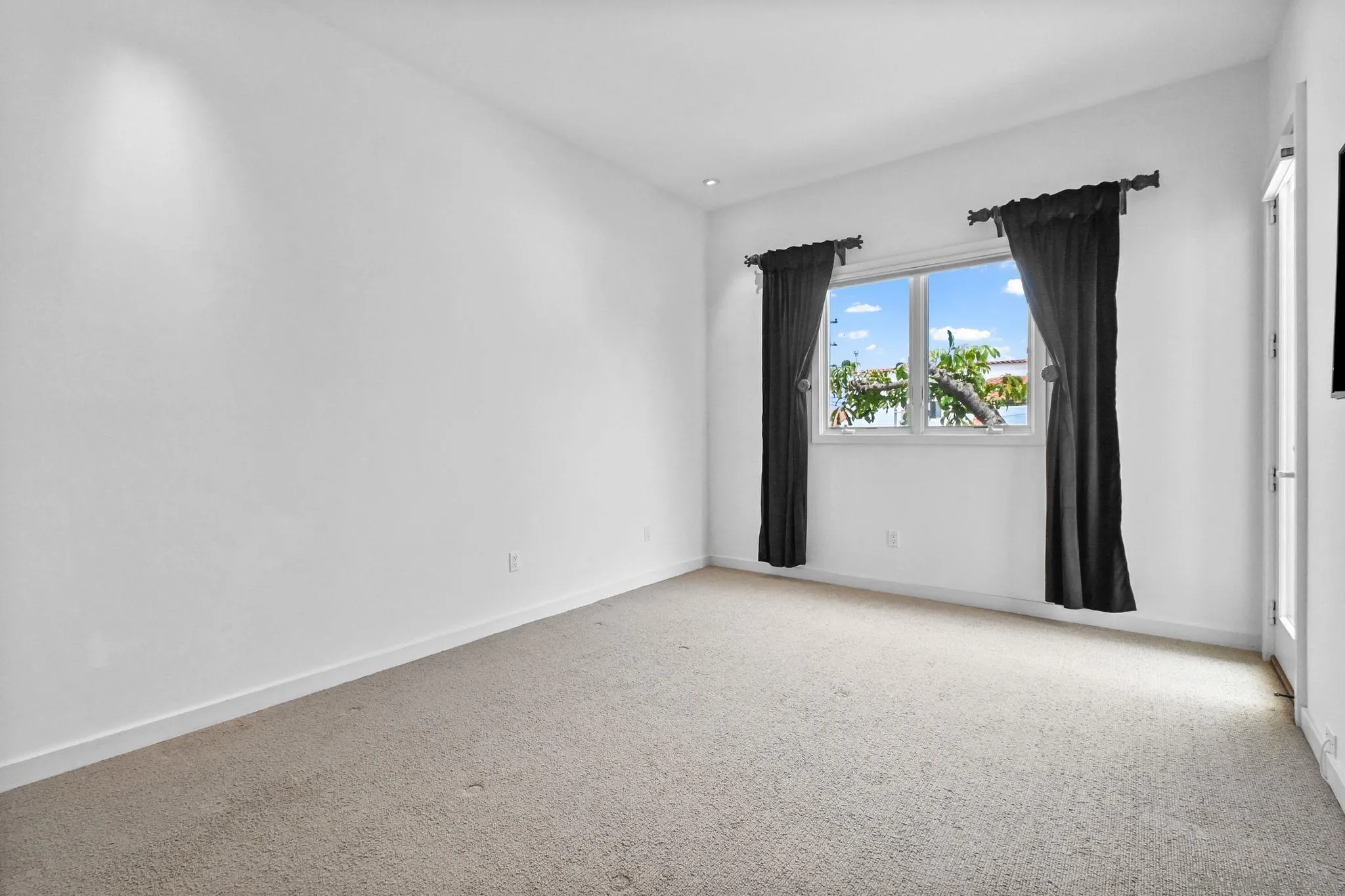 7622 Herschel Ave
