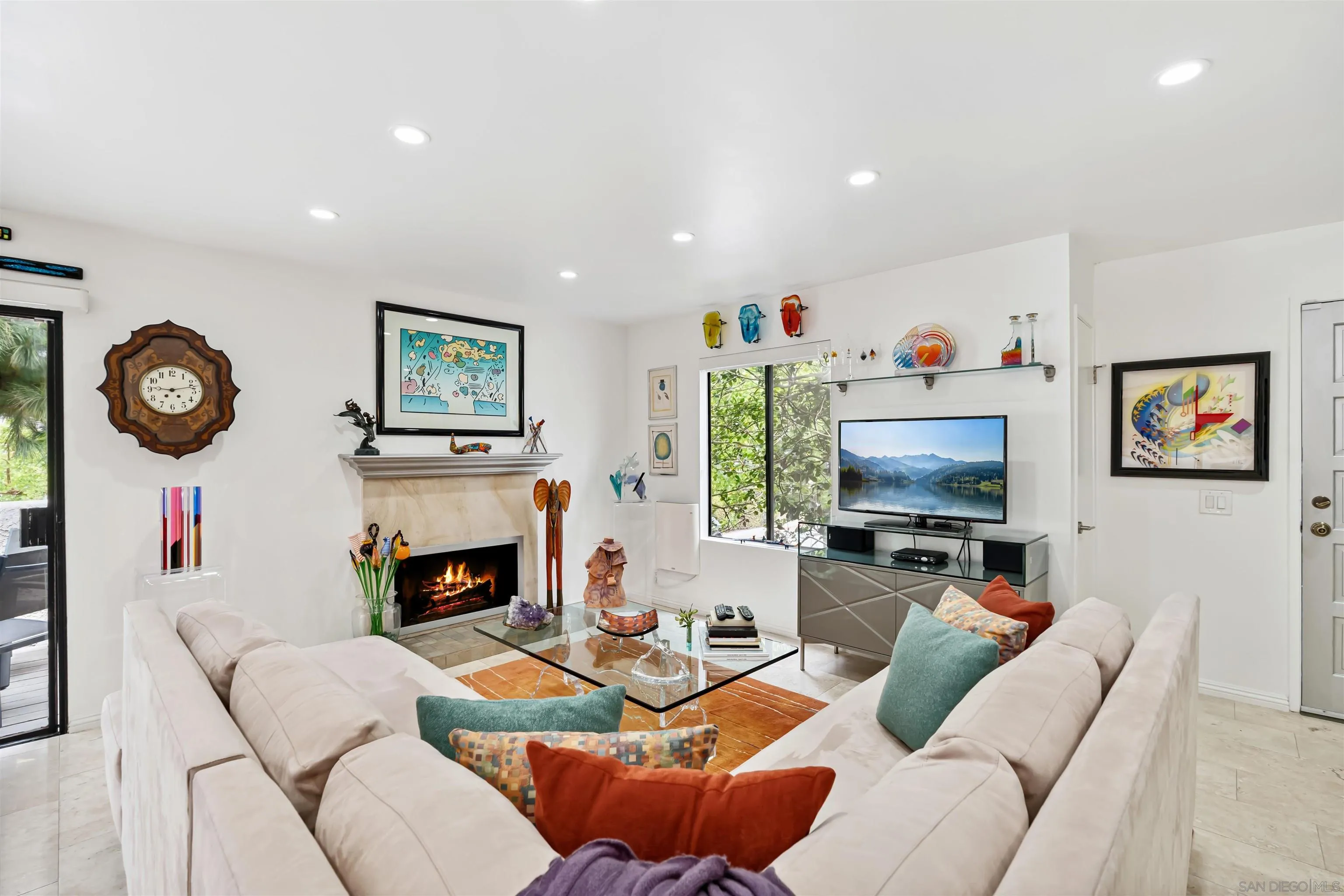 8482 Via Sonoma Unit 18