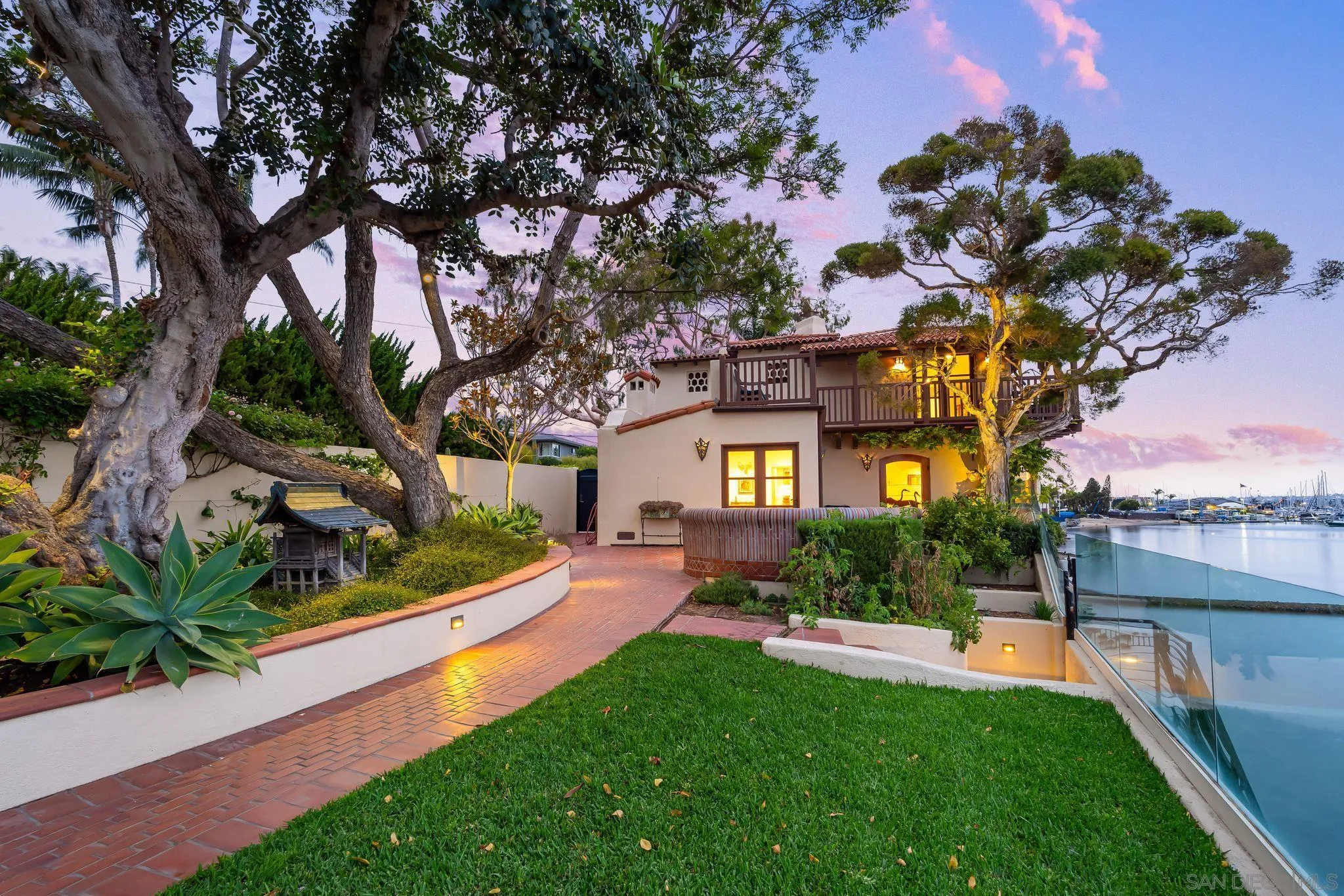 545 San Antonio Avenue
