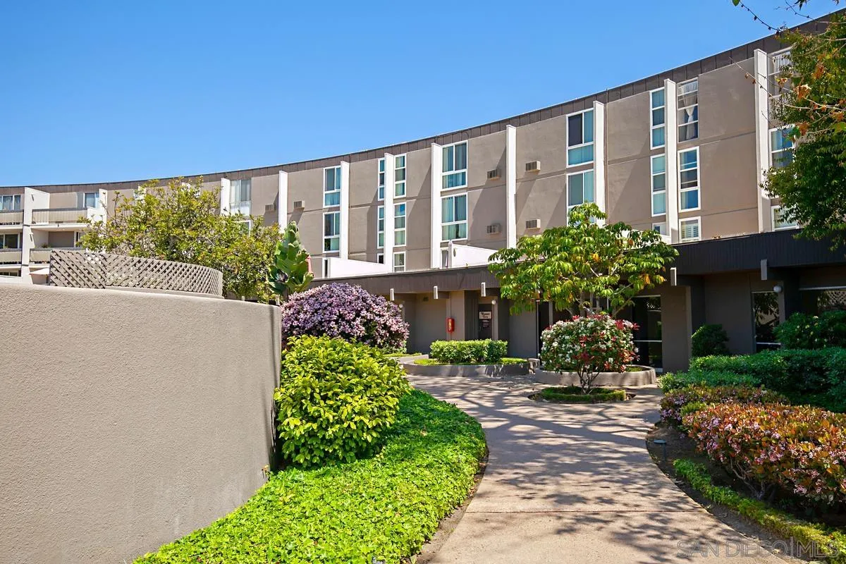 3050 Rue Dorleans Unit 412