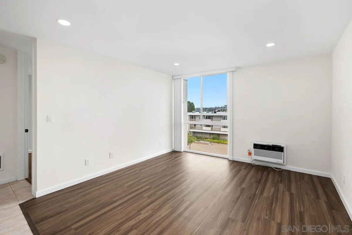 3050 Rue Dorleans Unit 412