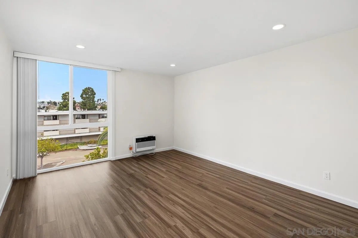 3050 Rue Dorleans Unit 412