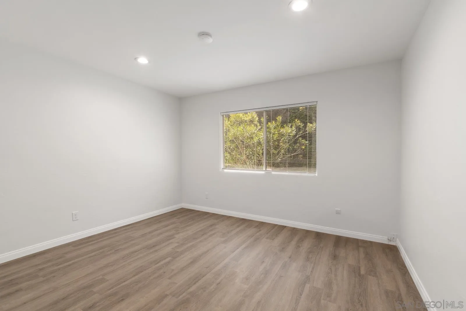 7276 Rue Michael