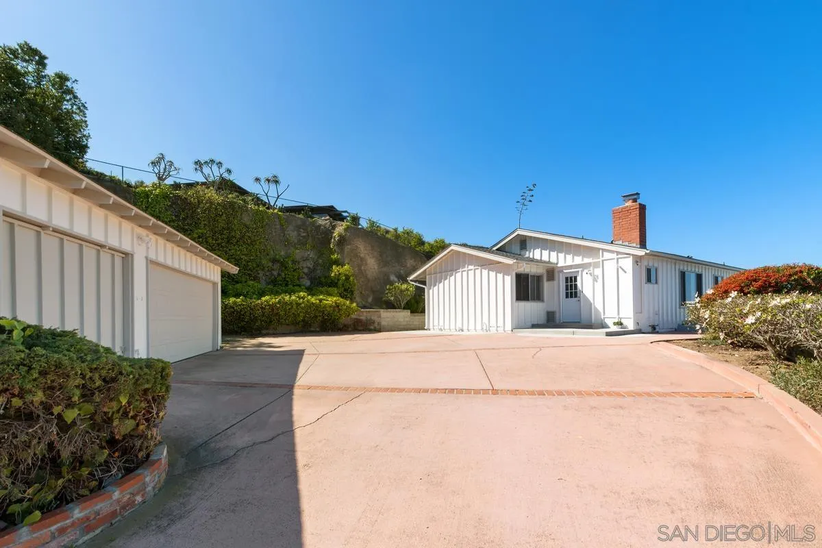7276 Rue Michael