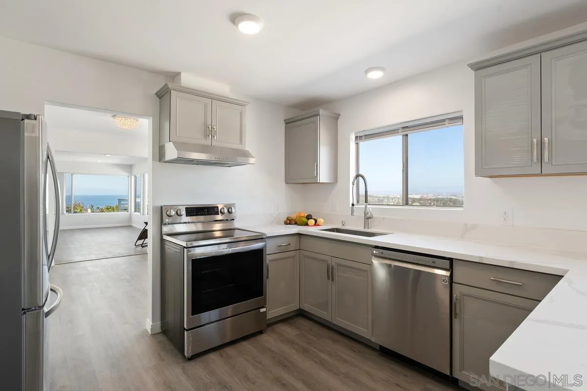 7276 Rue Michael