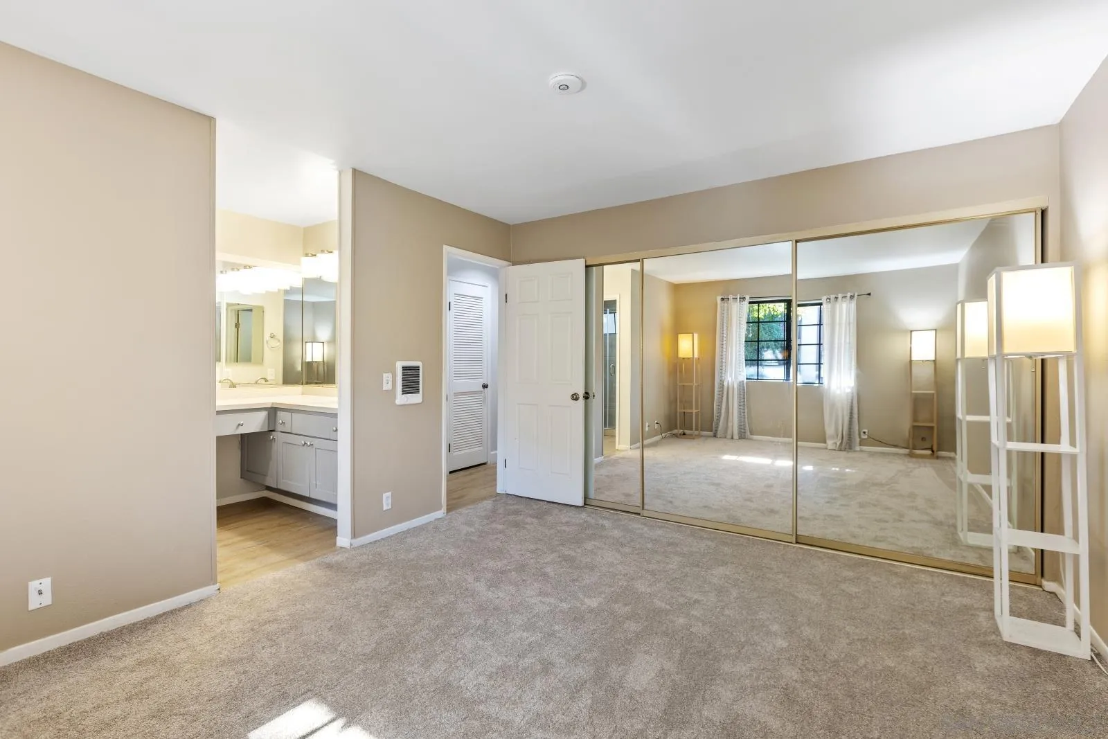 8860 Villa La Jolla Dr Unit: 105