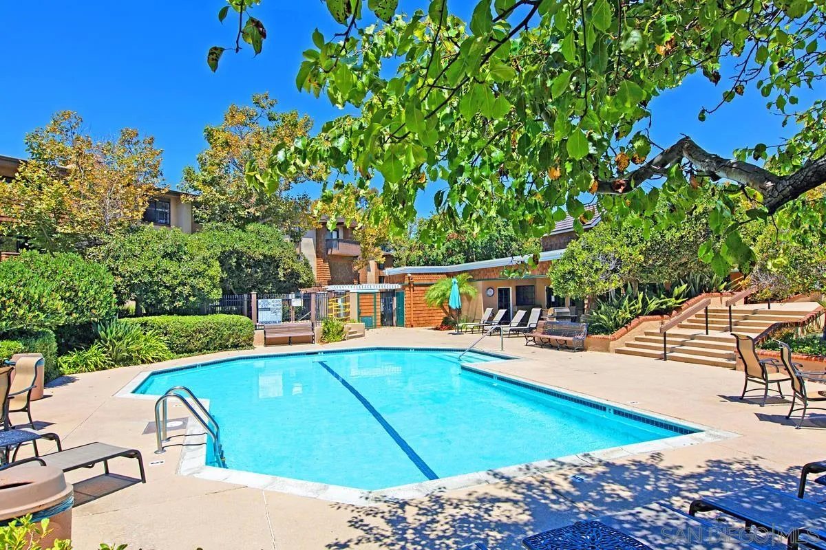 8860 Villa La Jolla Dr Unit: 105