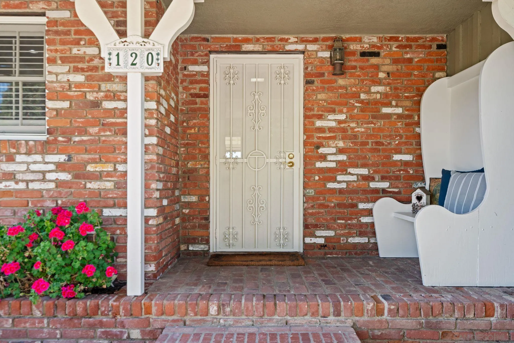 120 Landale Ln