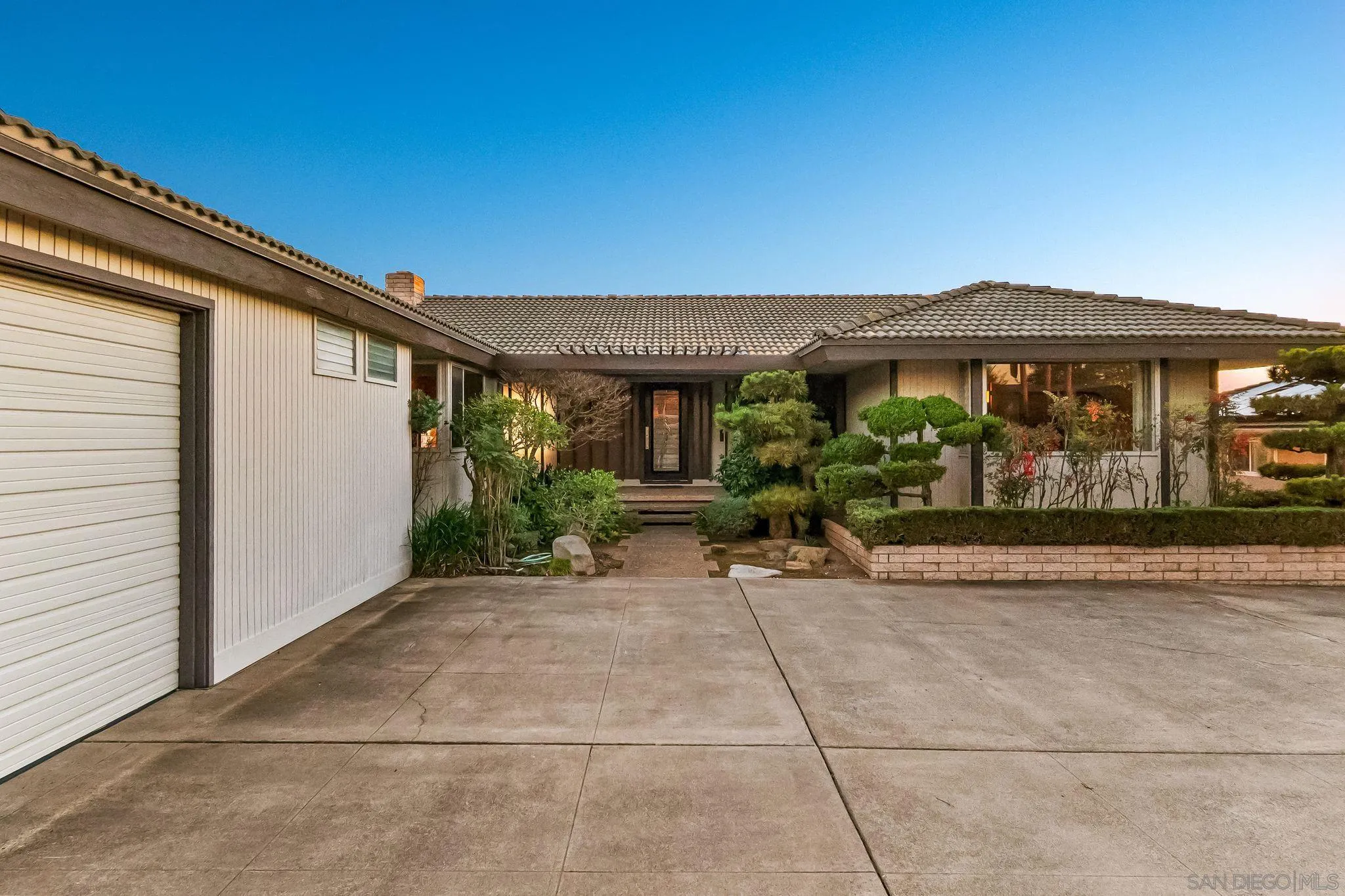5868 Overlake Ave
