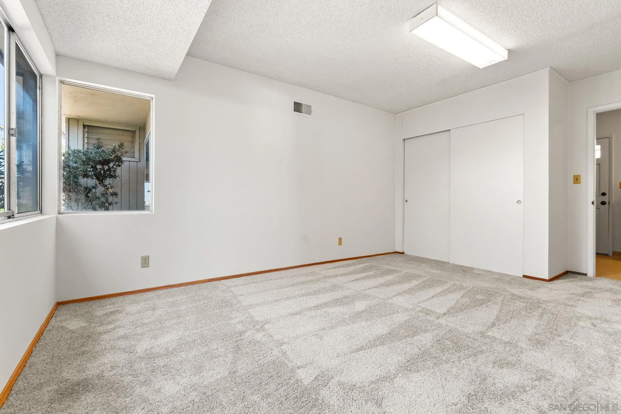 5868 Overlake Ave