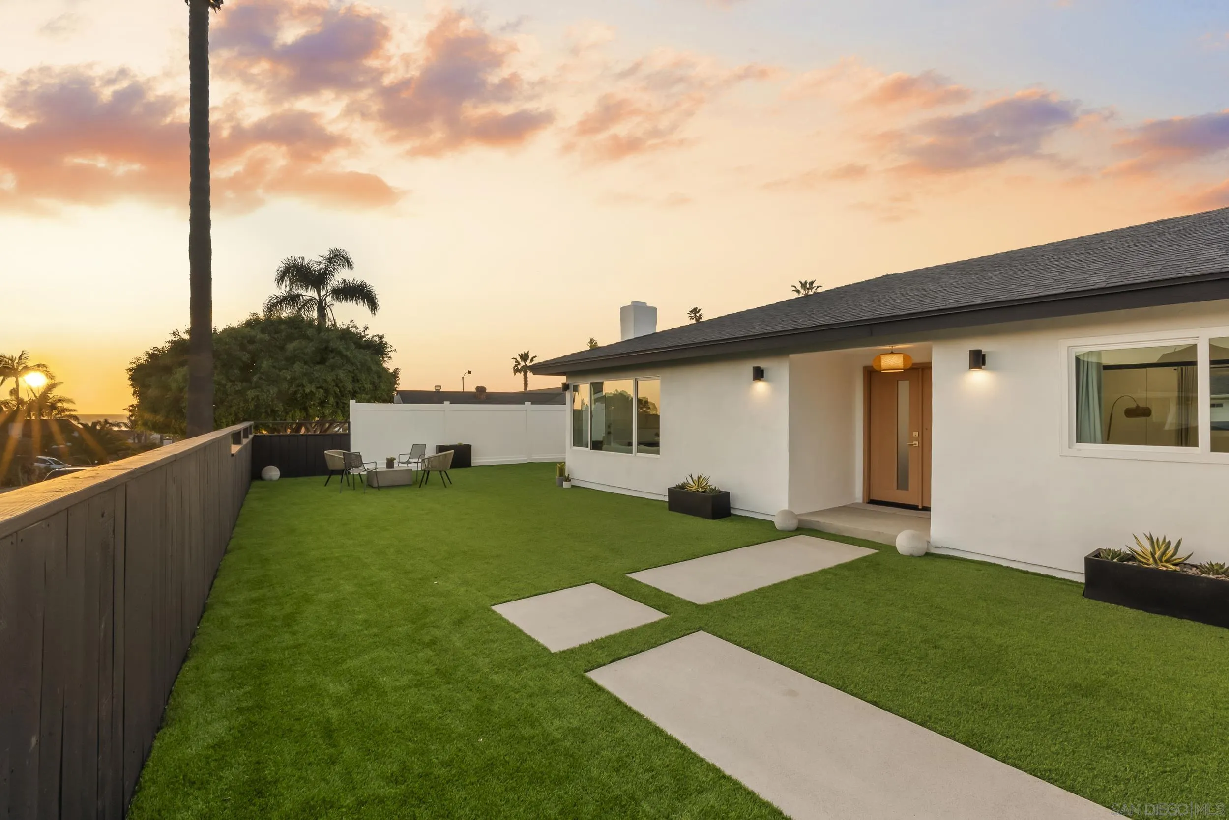 1110 Sea Village Dr