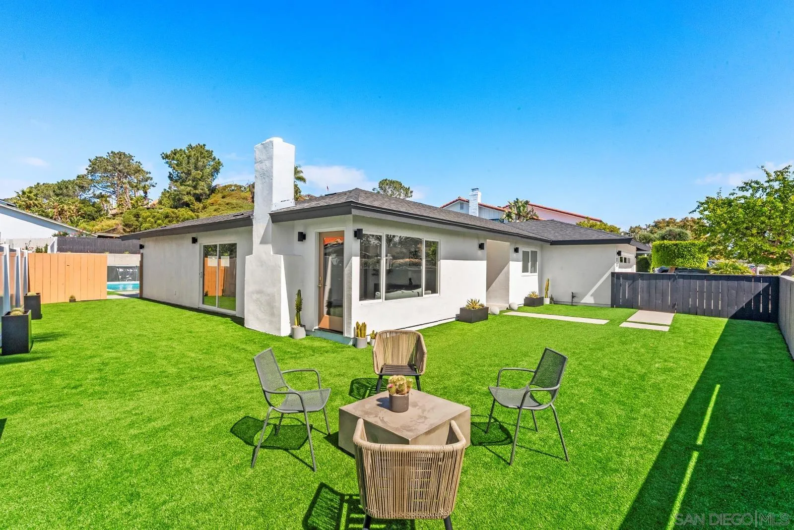 1110 Sea Village Dr
