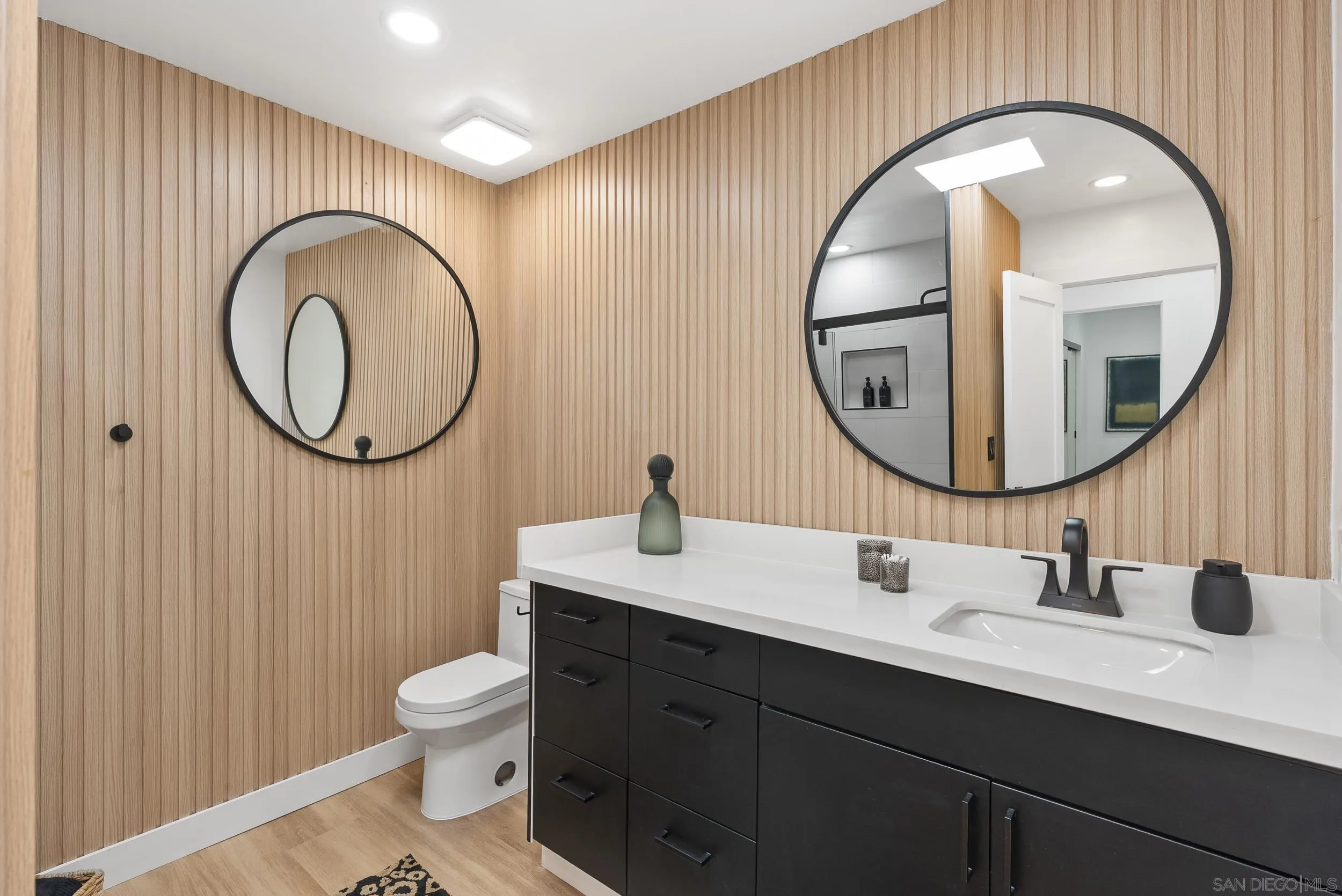1110 Sea Village Dr