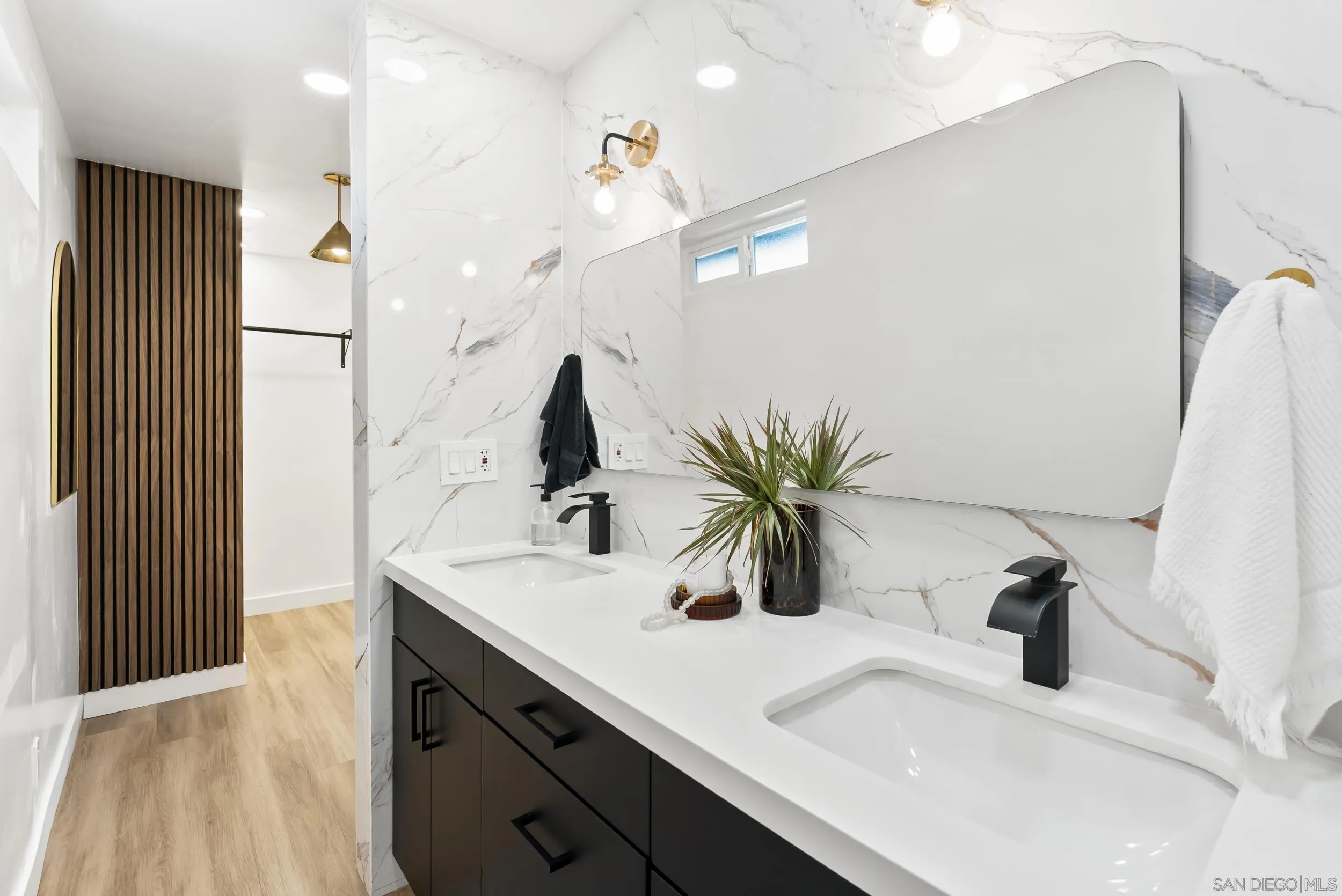 1110 Sea Village Dr