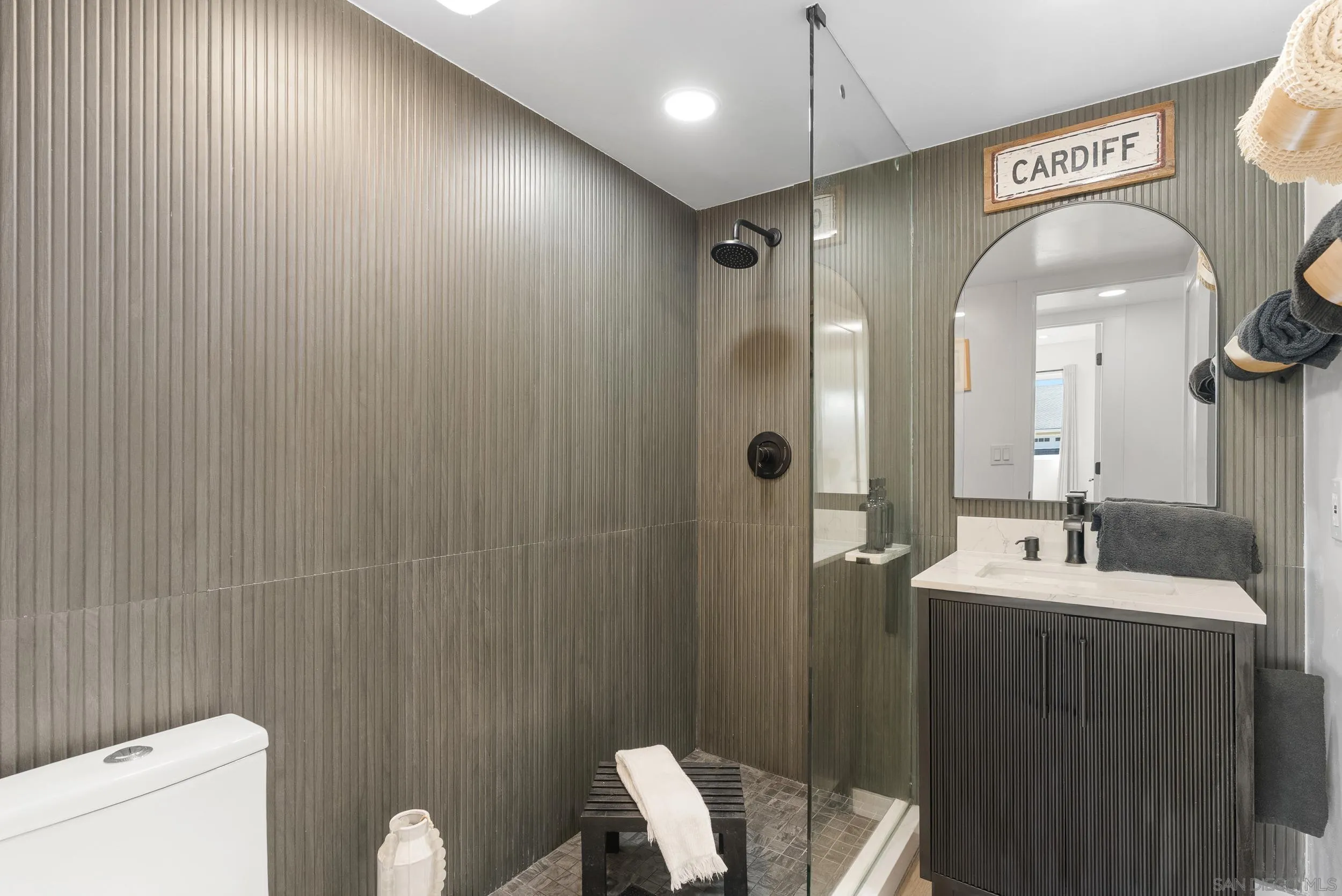 1110 Sea Village Dr