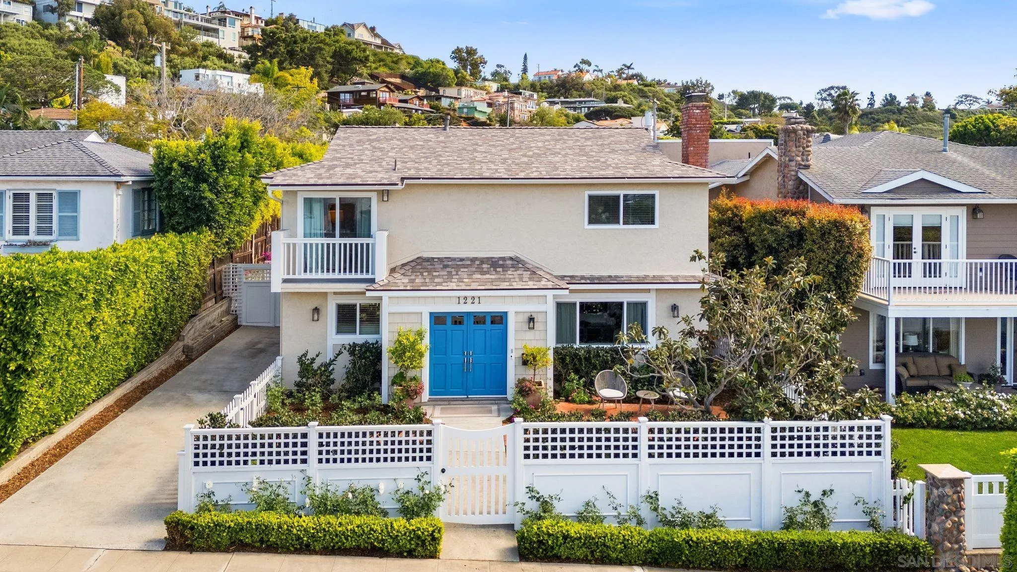 1221 Virginia Way