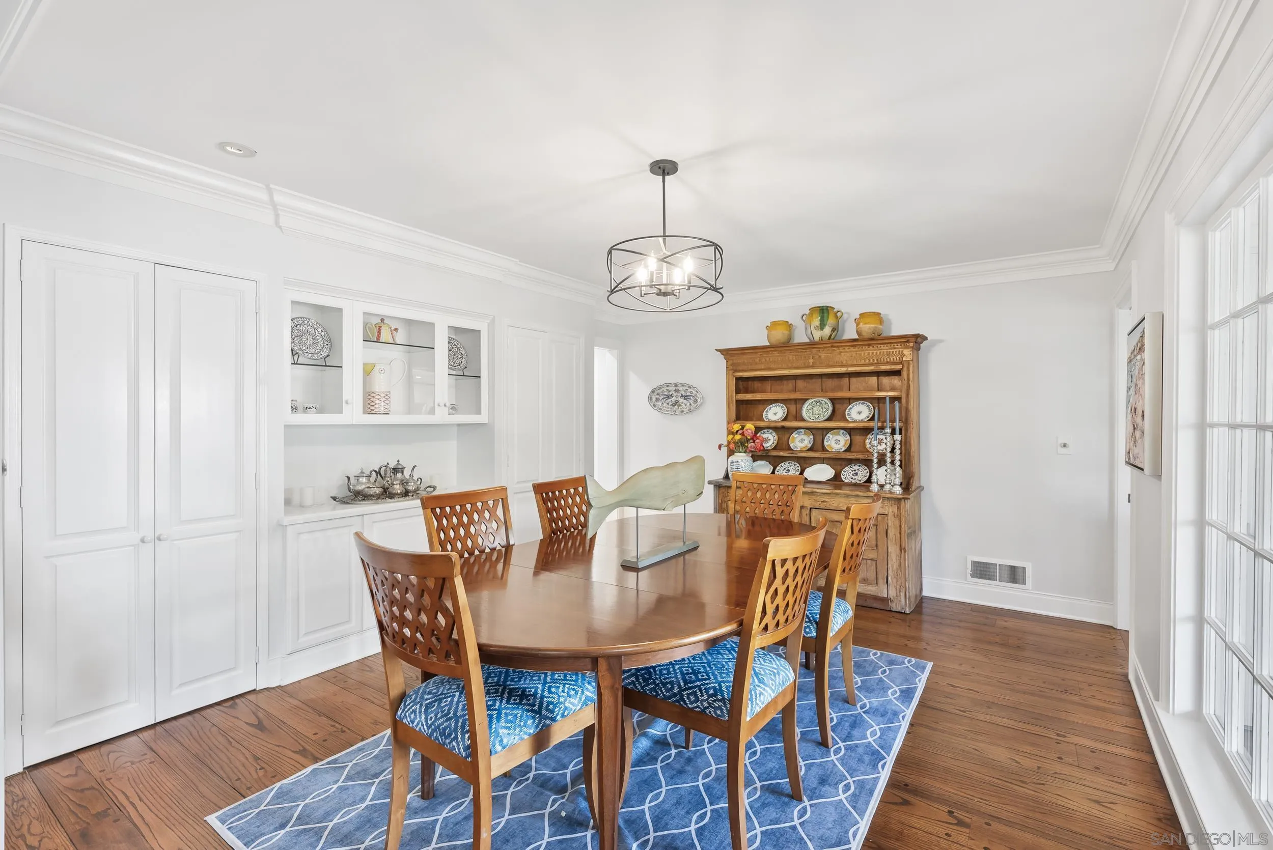 6021 Vista De La Mesa