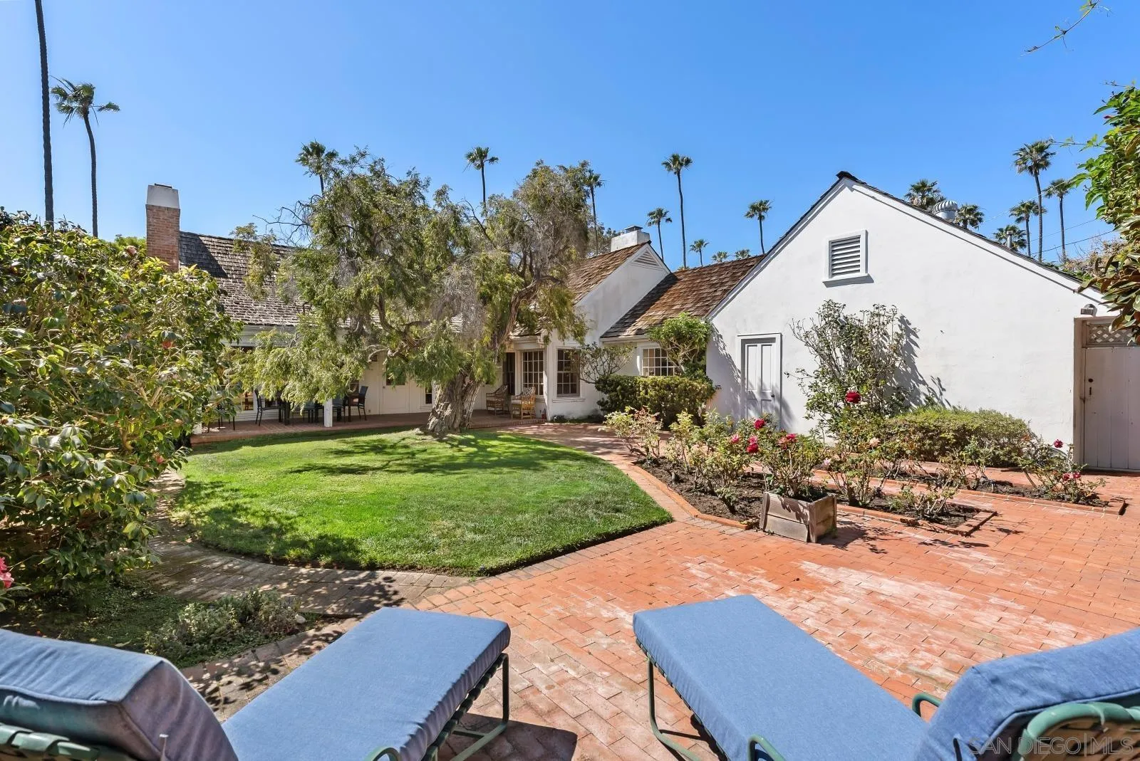 6021 Vista De La Mesa