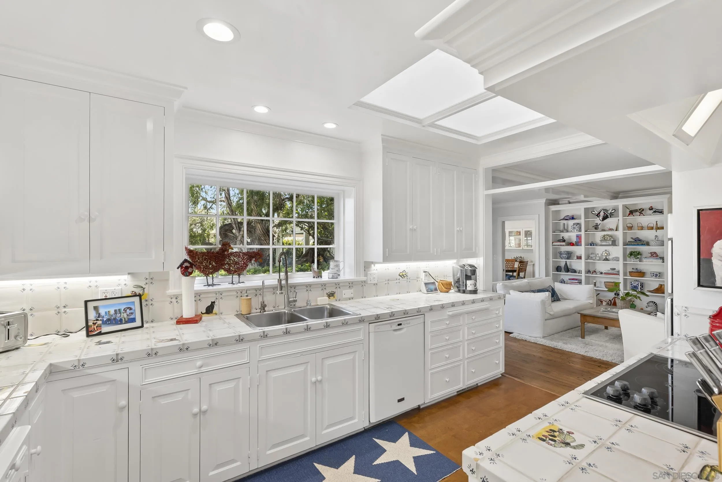 6021 Vista De La Mesa
