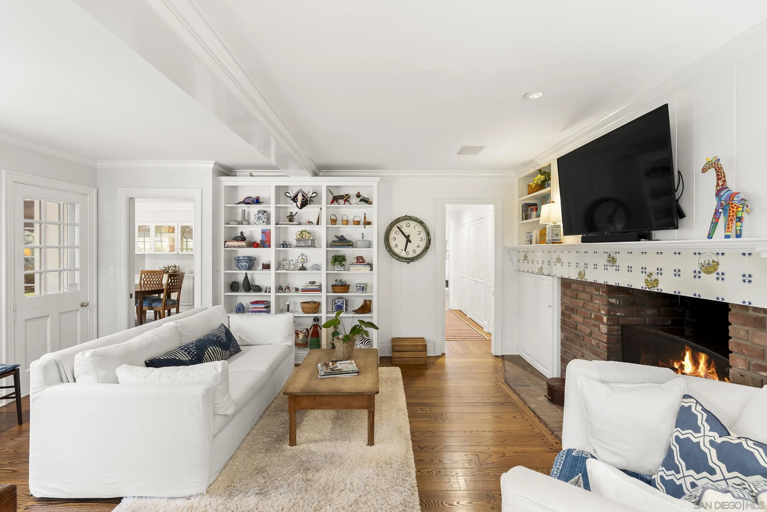 6021 Vista De La Mesa