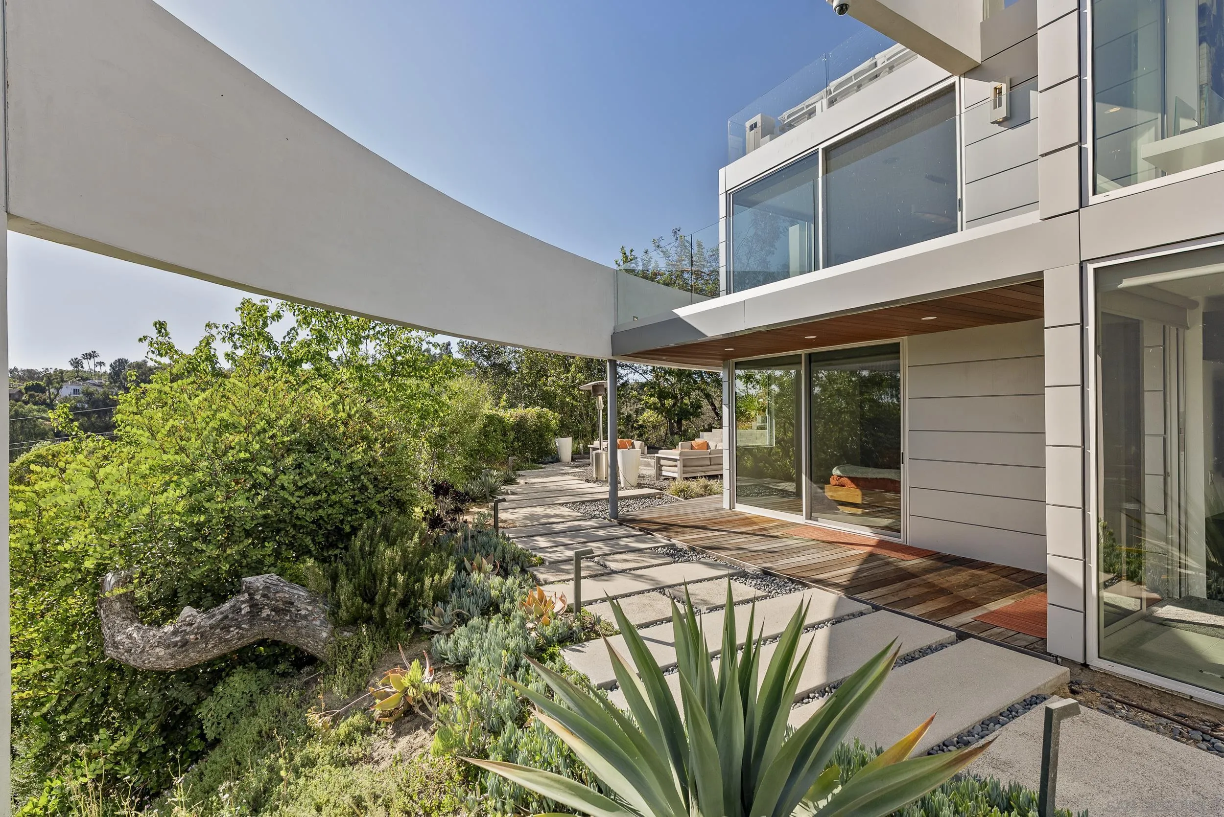 15045 Rancho Real