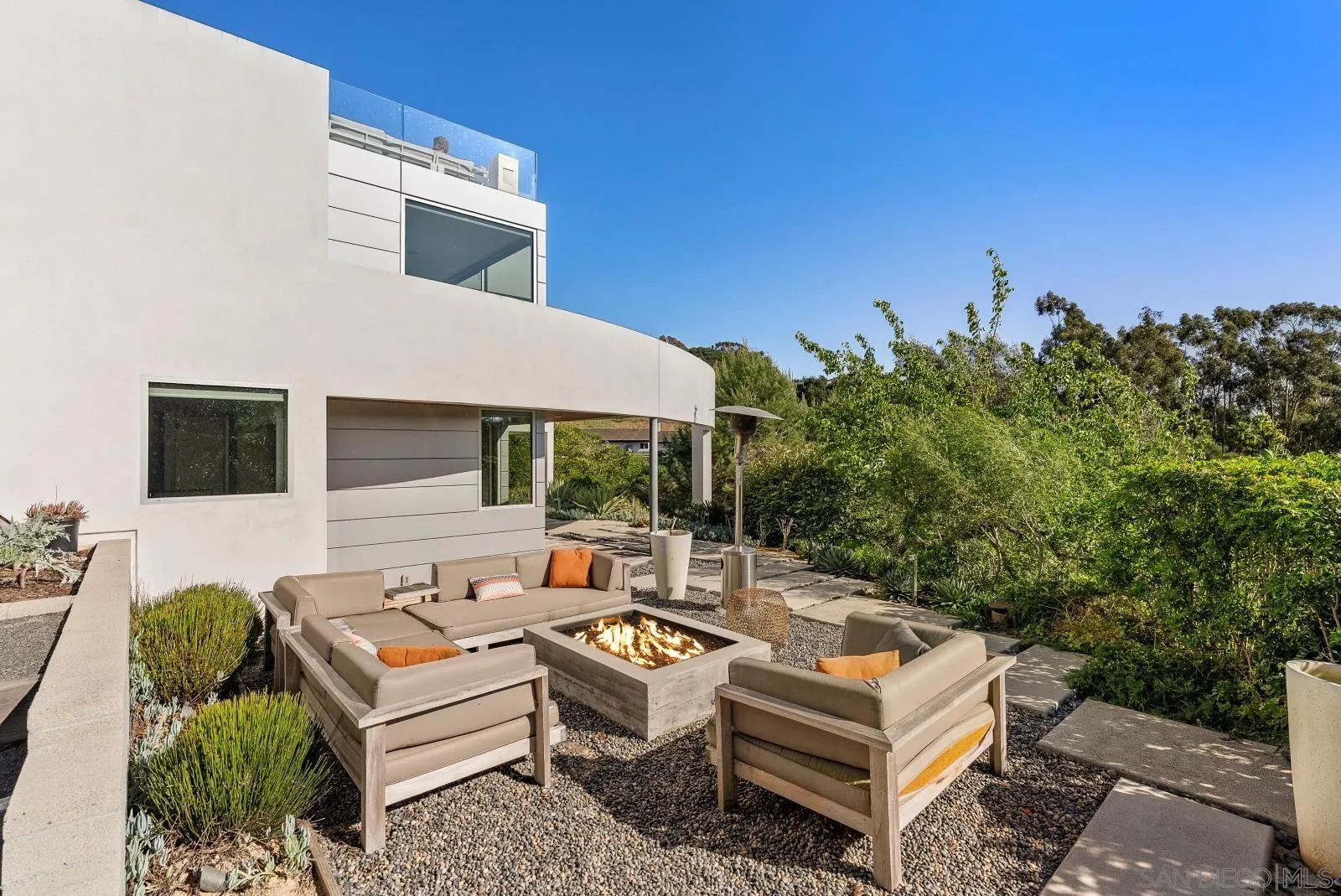 15045 Rancho Real