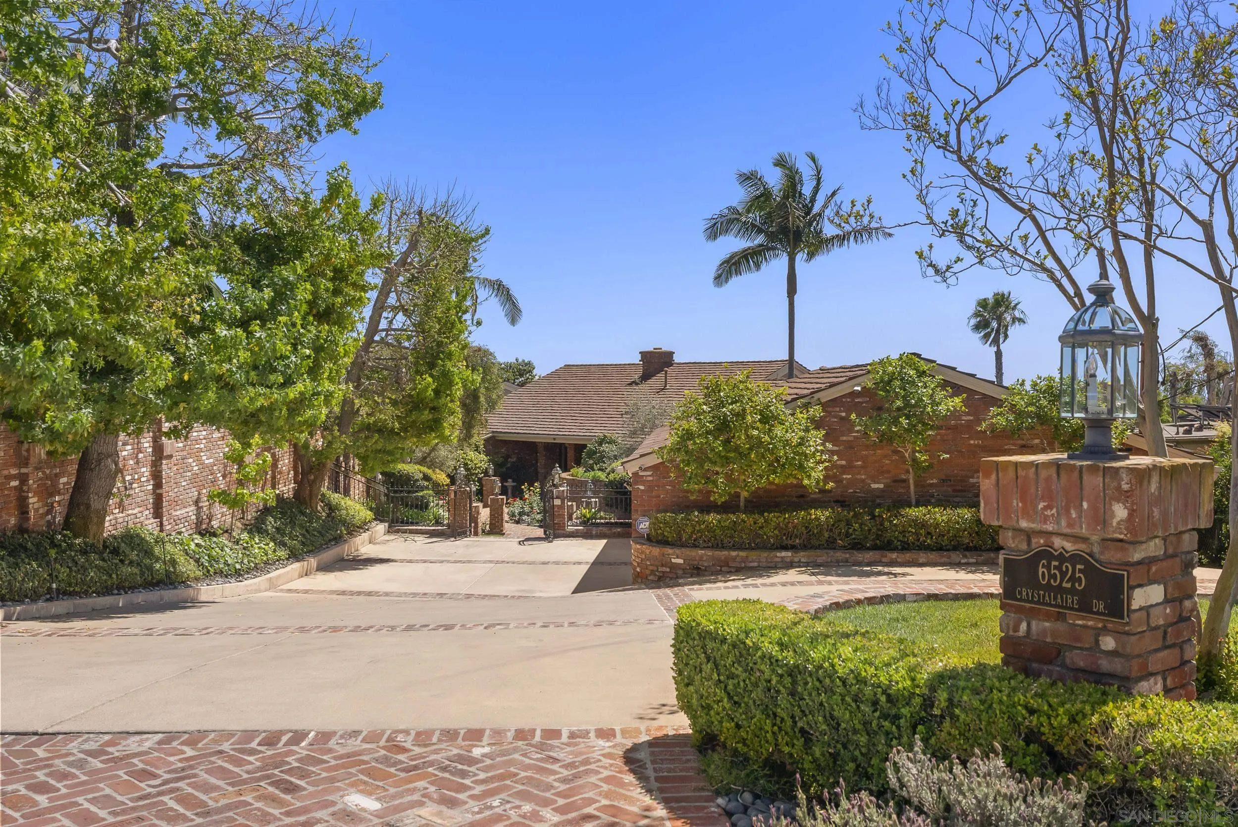 6525 Crystalaire