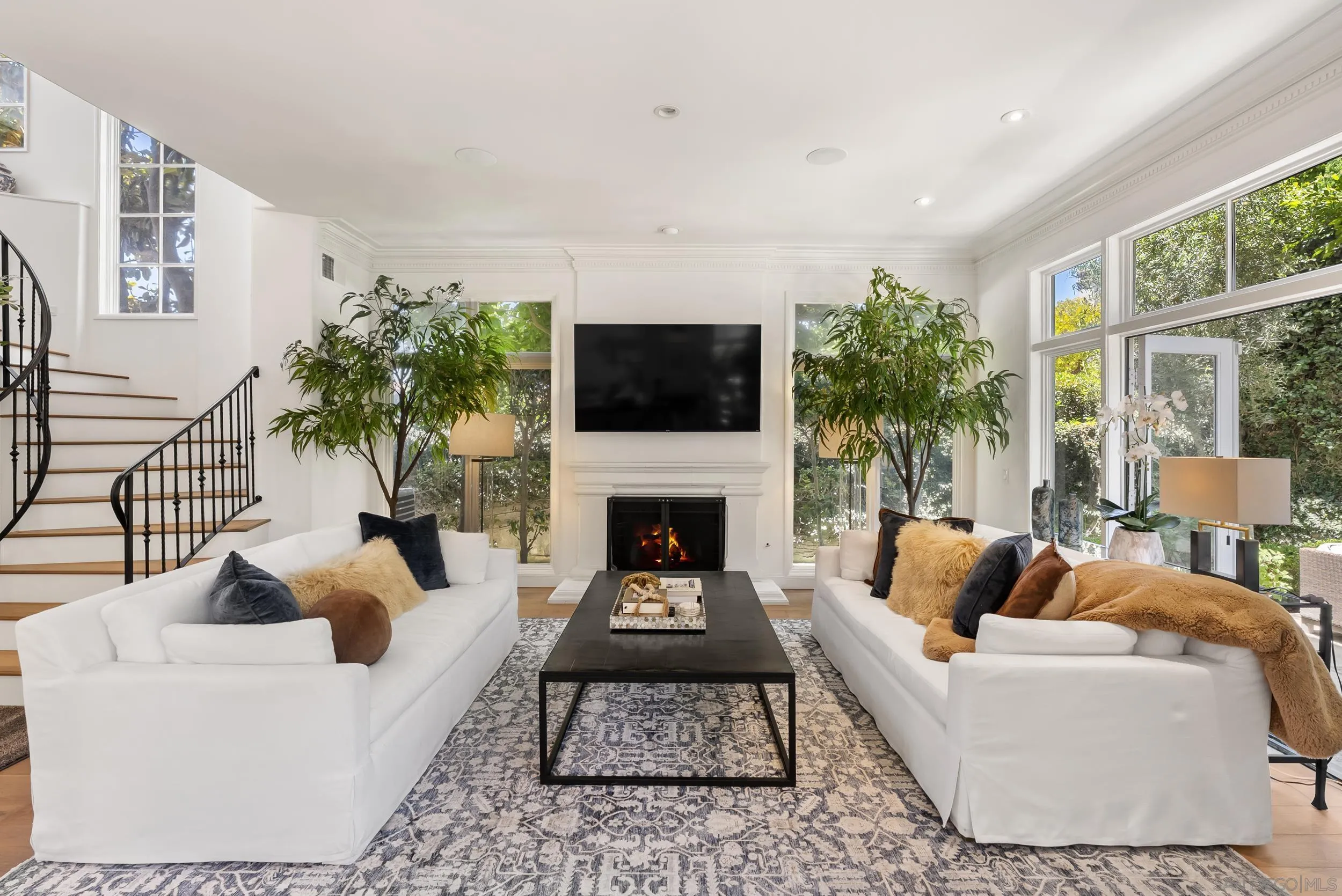 9643 Claiborne Square