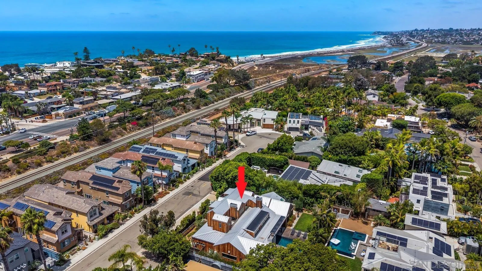 520 N Cedros Ave