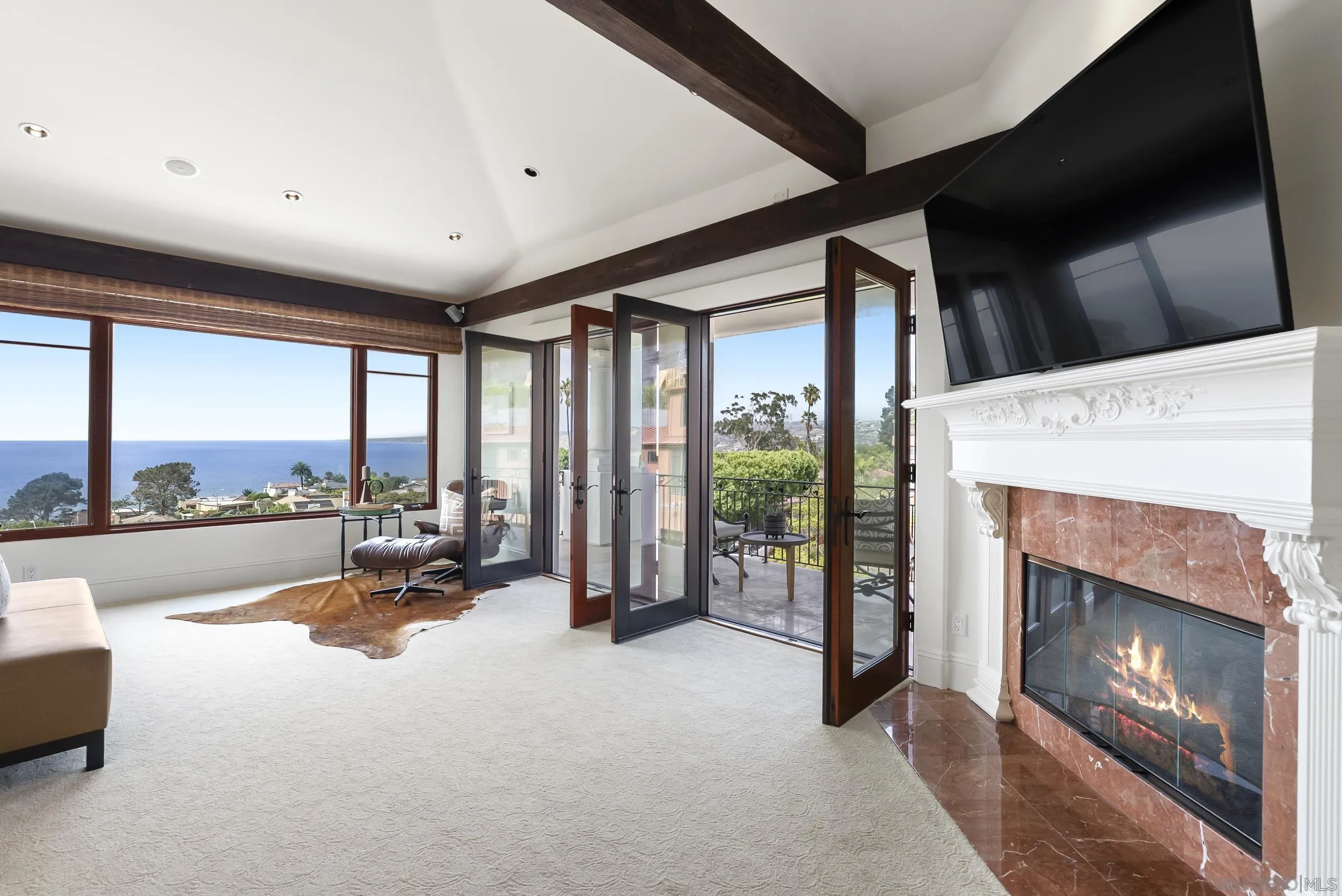 1745 Amalfi St