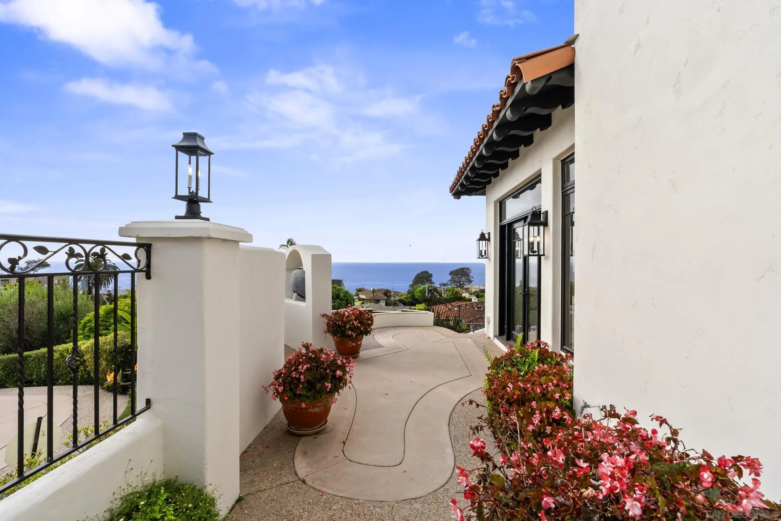 1745 Amalfi St