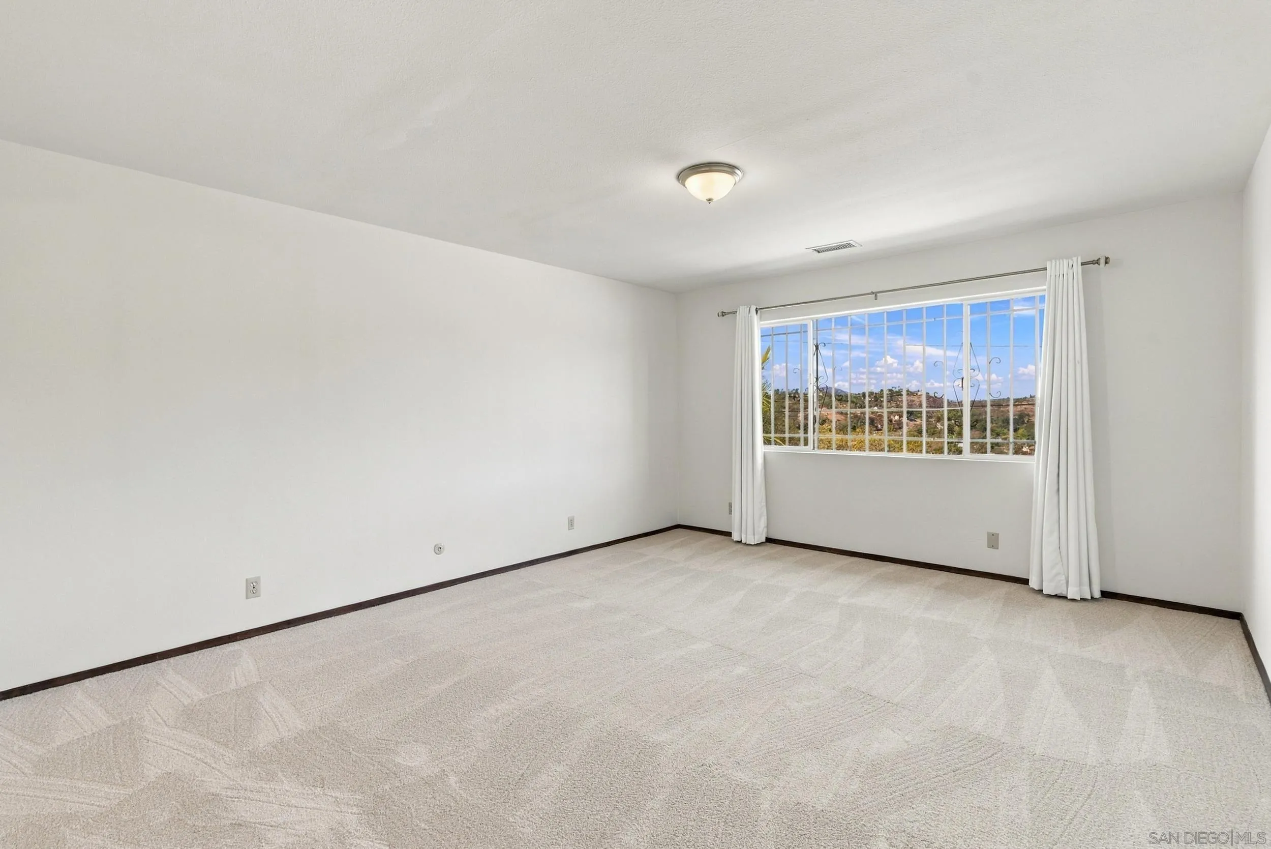 3737 Sinclair Ln