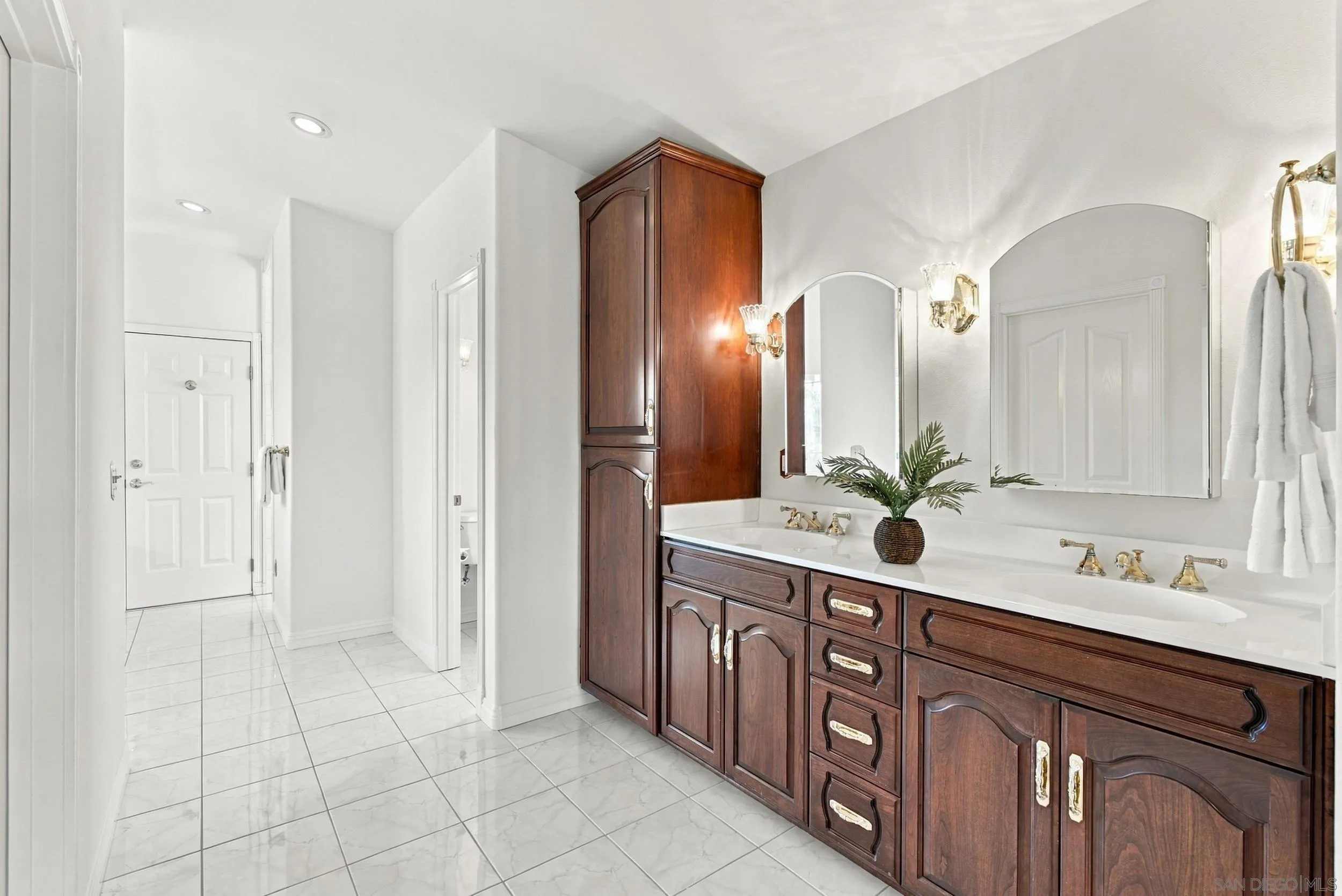 3737 Sinclair Ln
