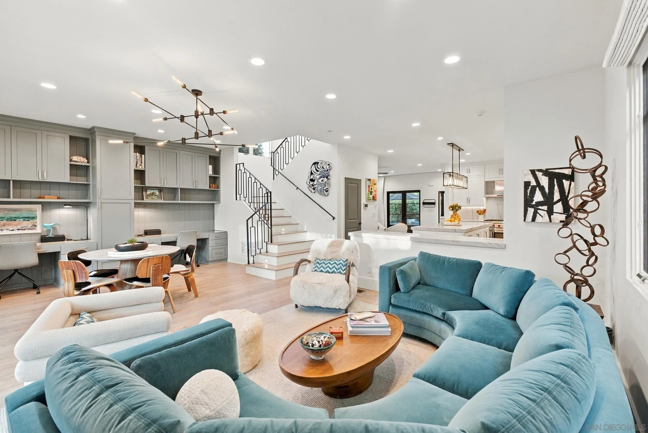 5518 Bellevue Ave