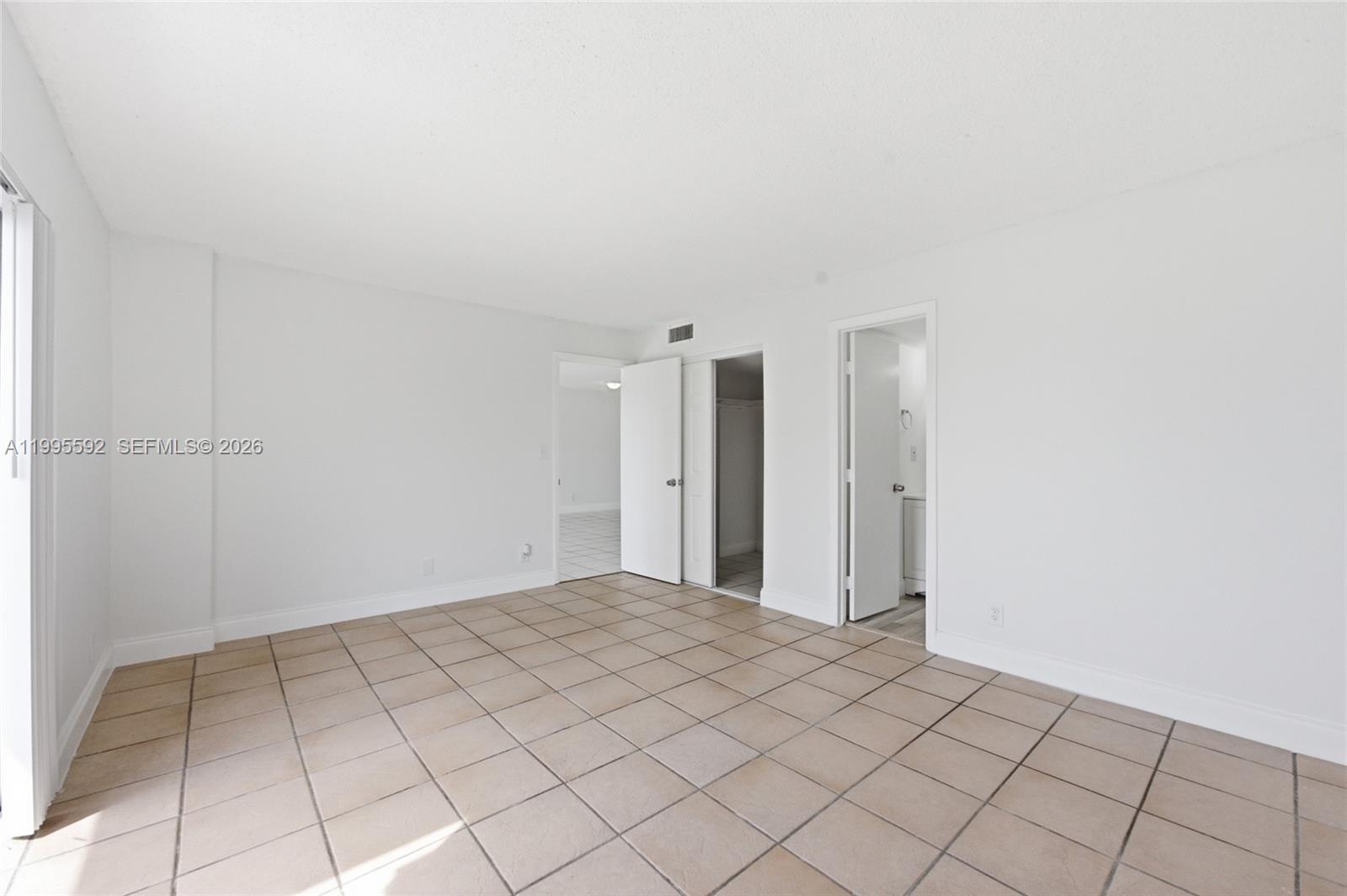 2520 N Andrews Avenue 401