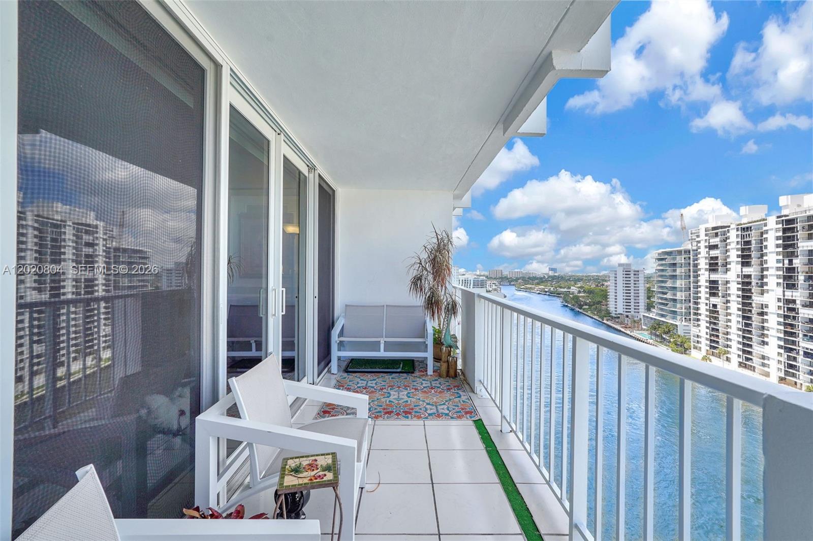 2800 E Sunrise Boulevard 17E