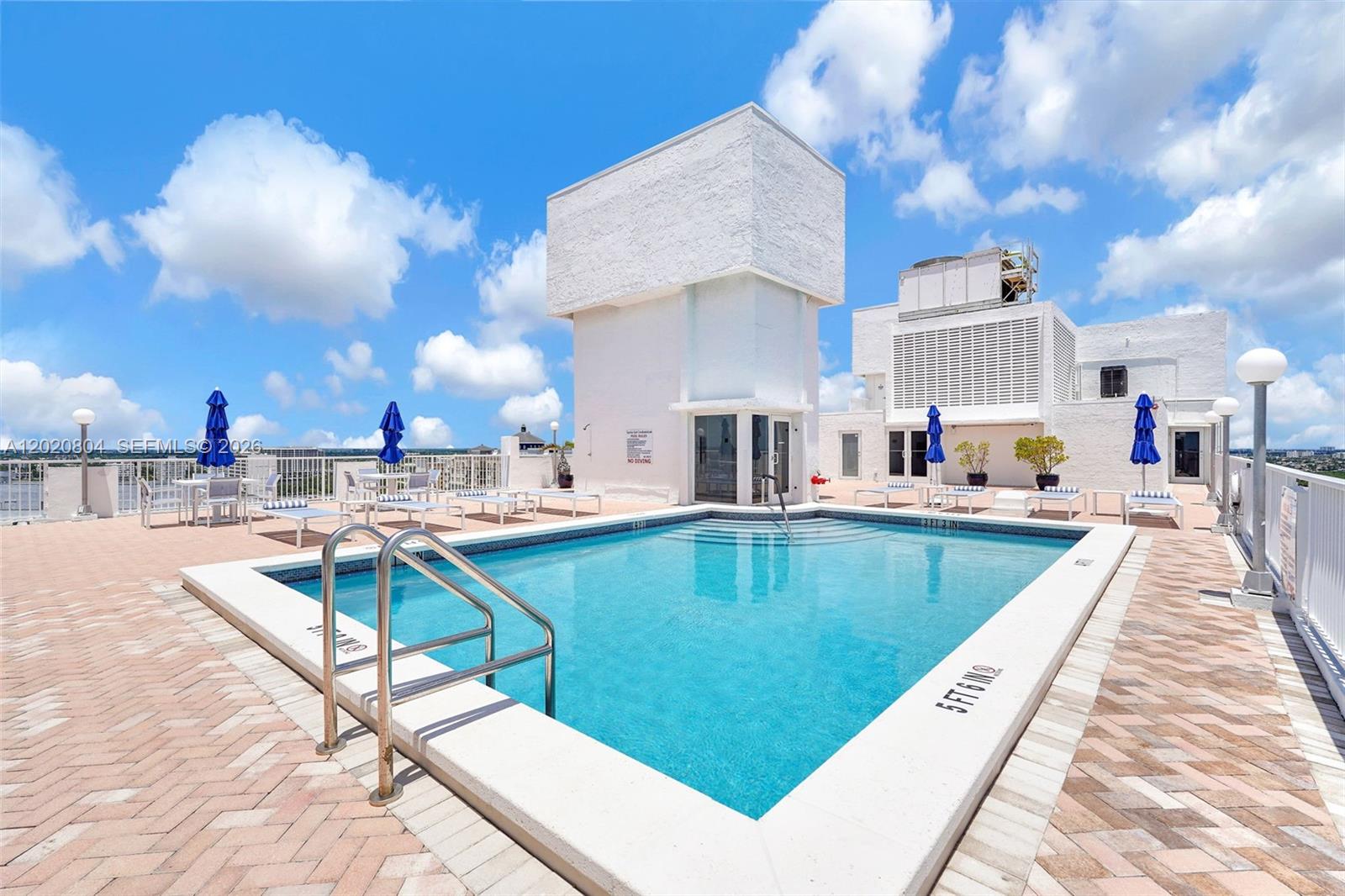 2800 E Sunrise Boulevard 17E