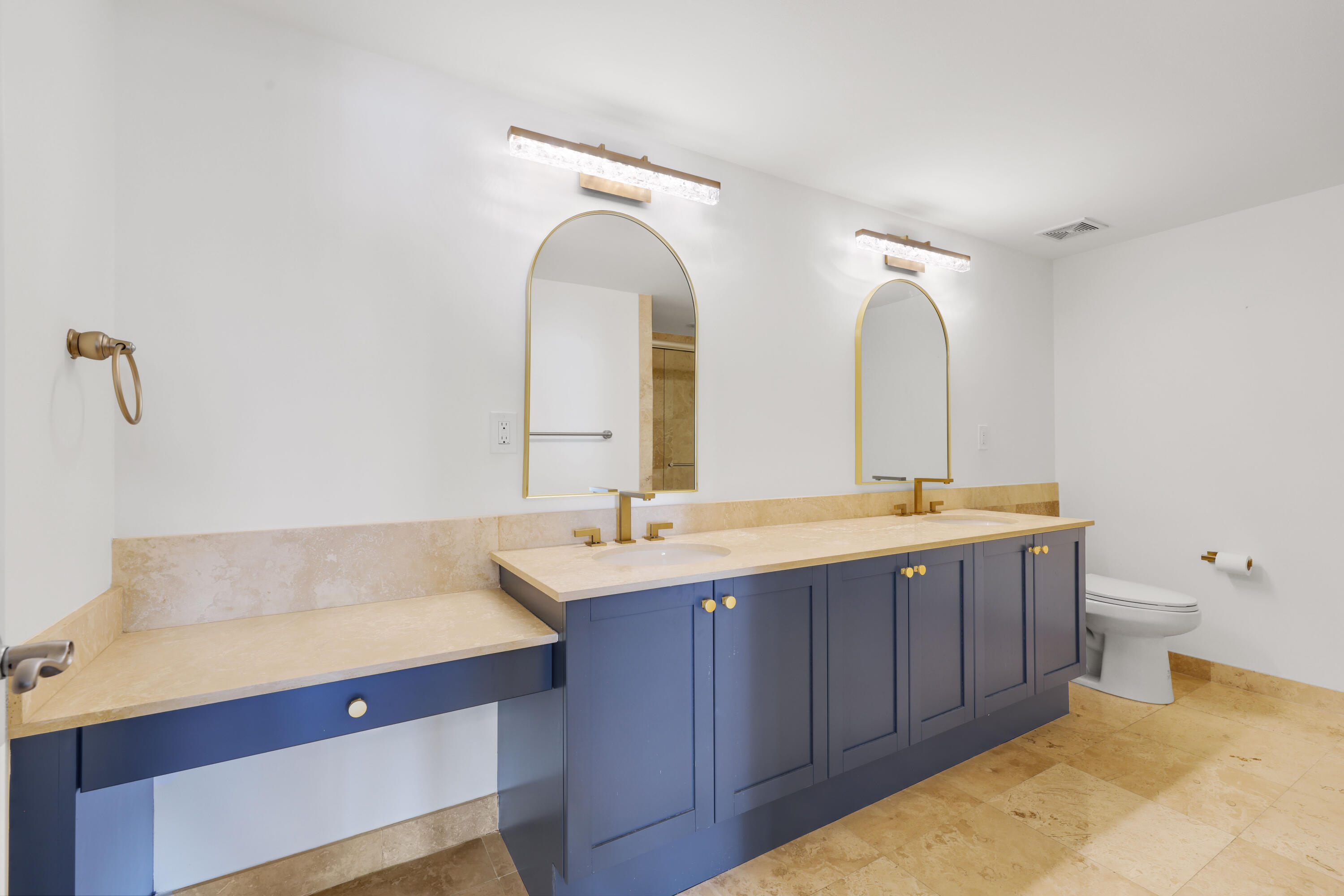 99 SE Mizner Boulevard