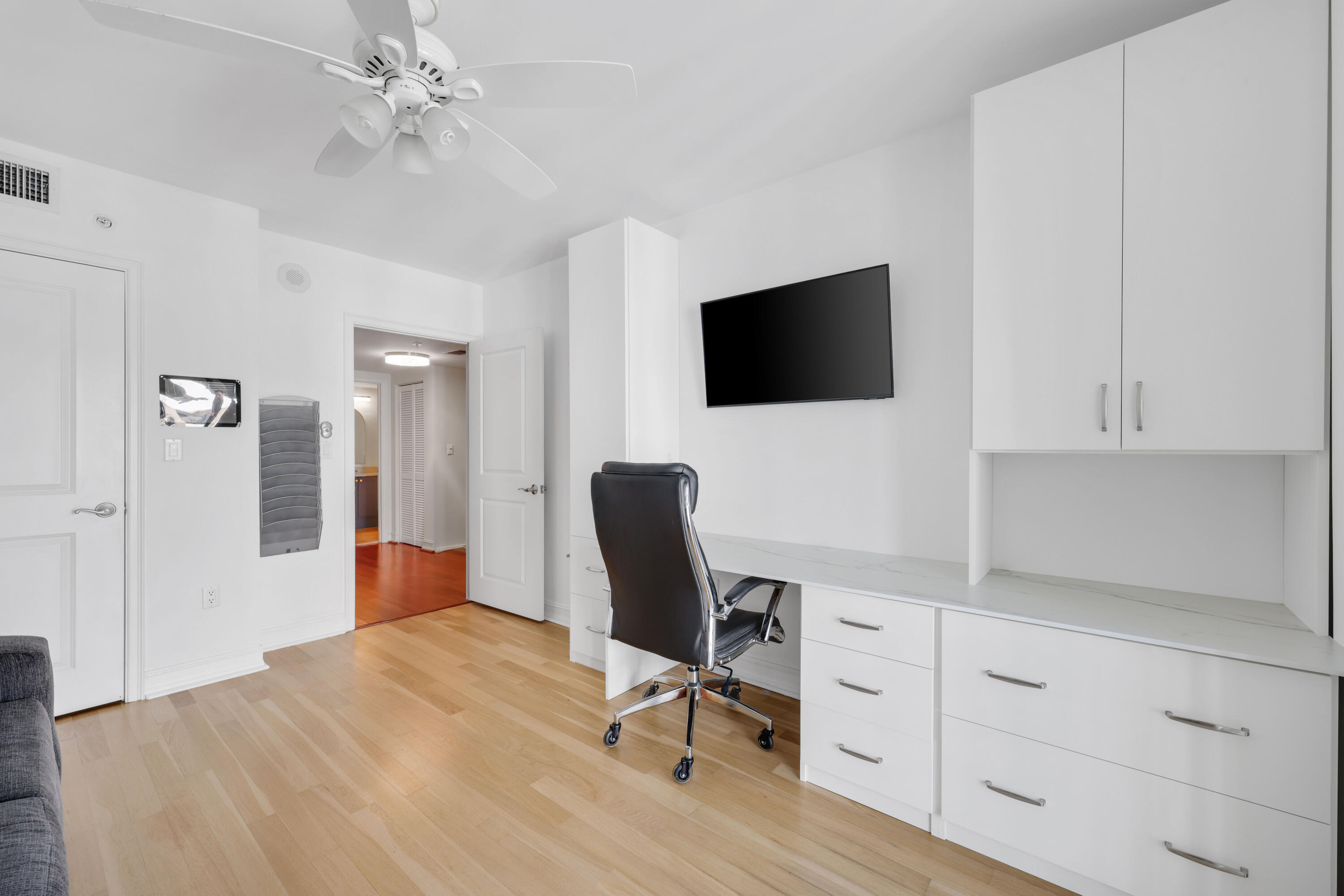 99 SE Mizner Boulevard