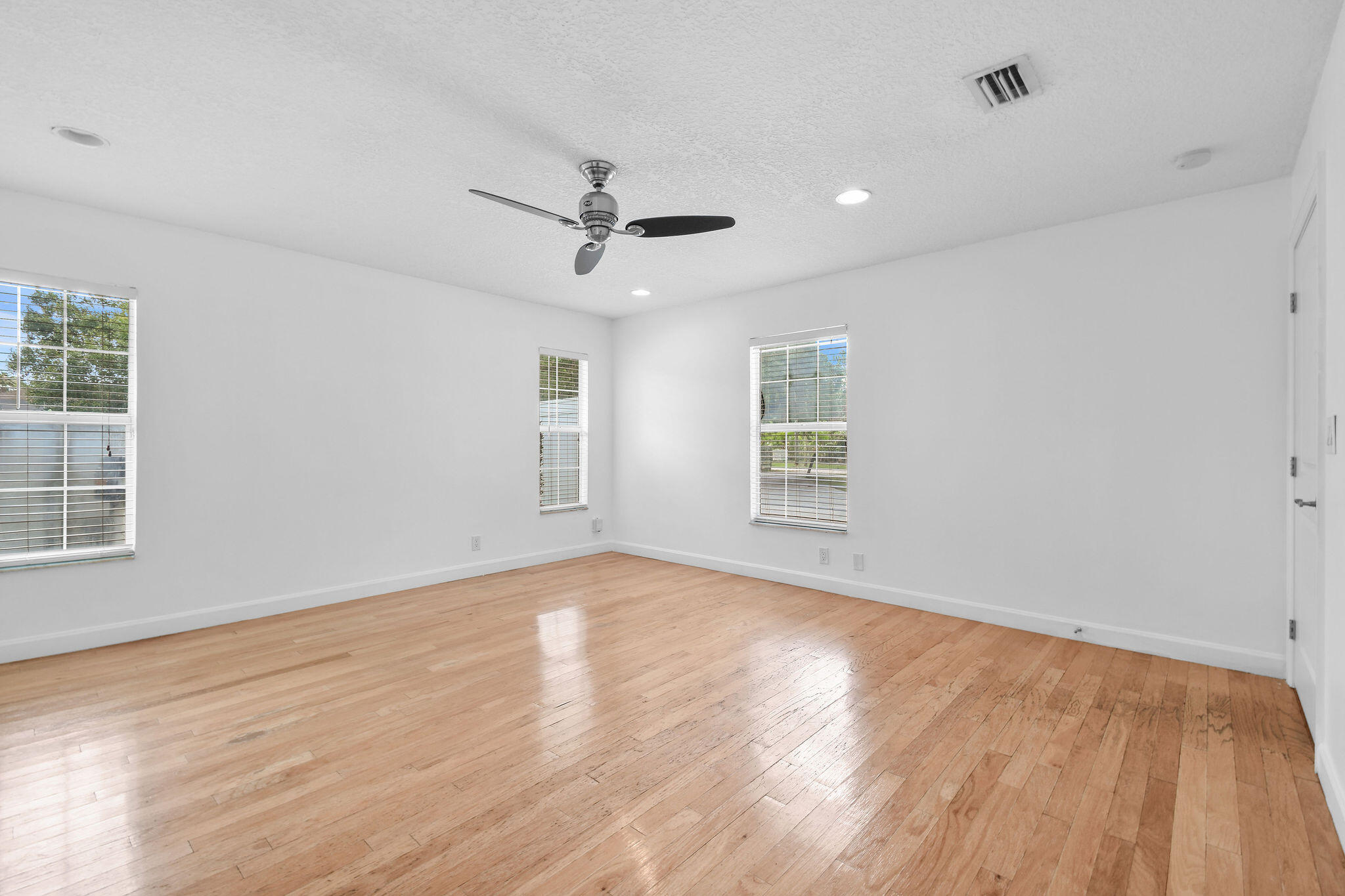 16582 Mellen Lane, Farms