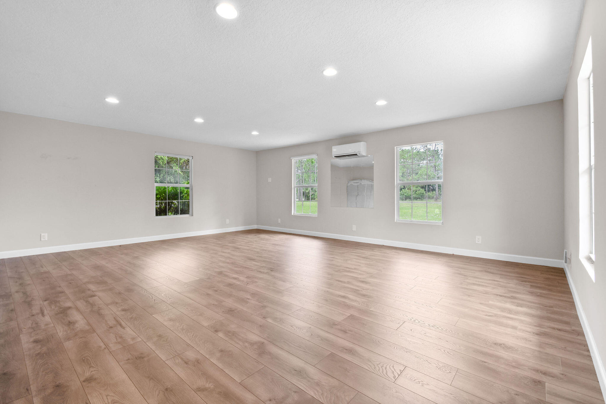 16582 Mellen Lane, Farms