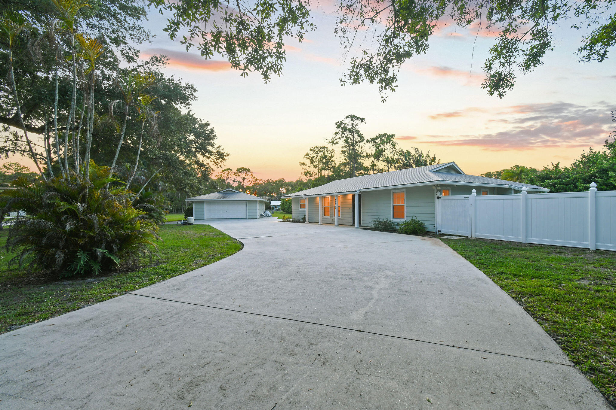 16582 Mellen Lane, Farms