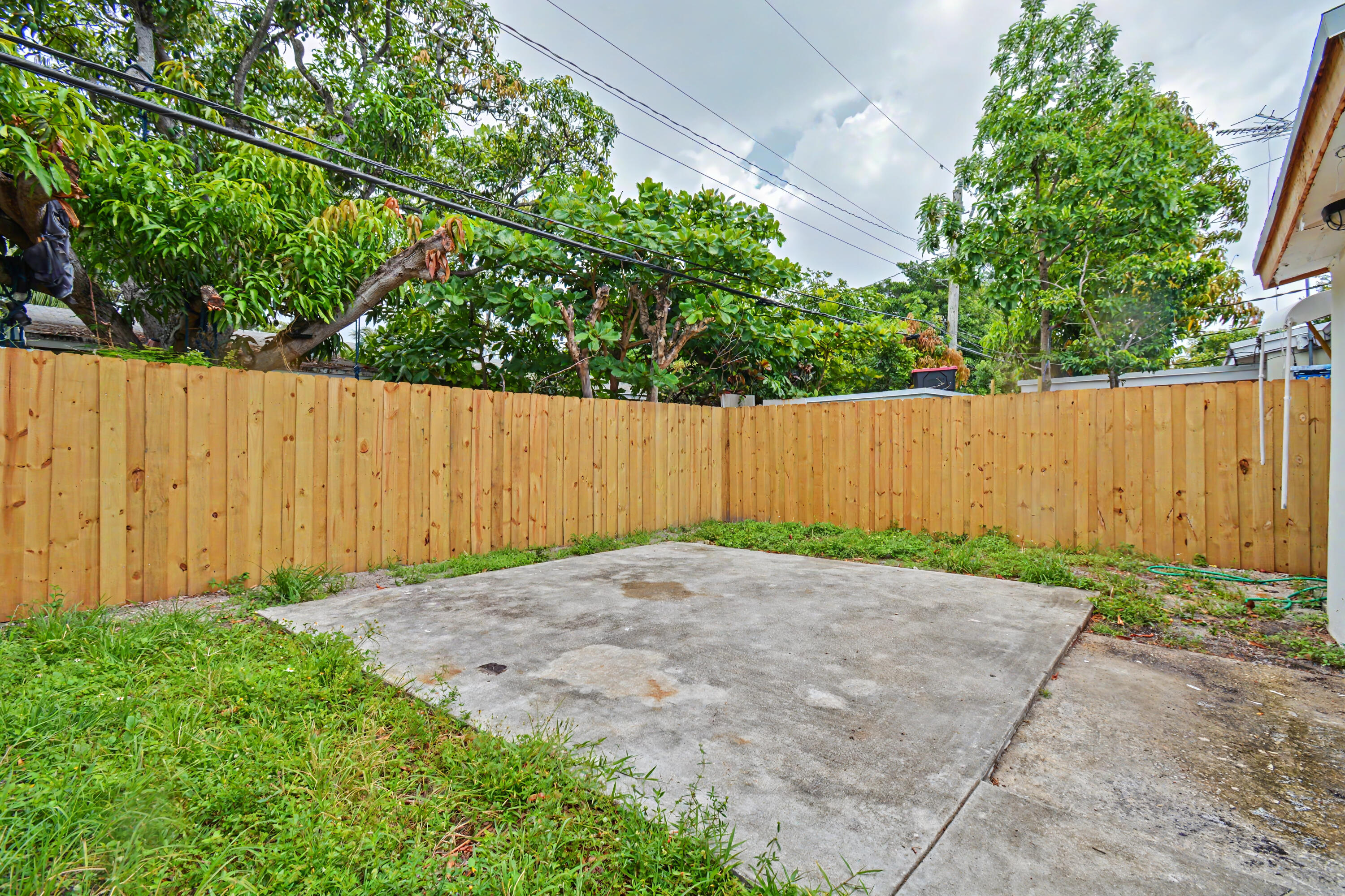 411b NE 57th Court