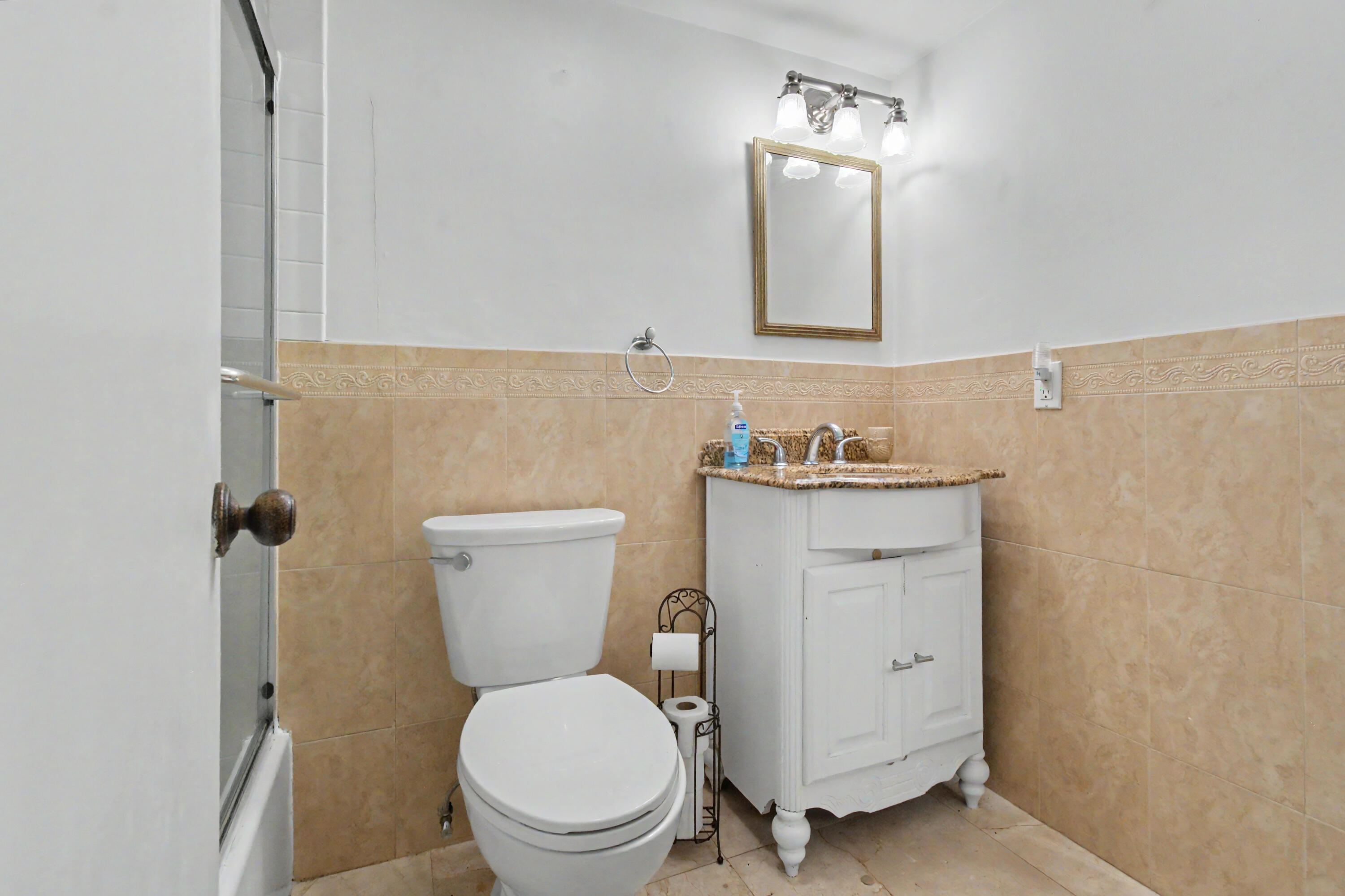 2840 NE 14th St 405a