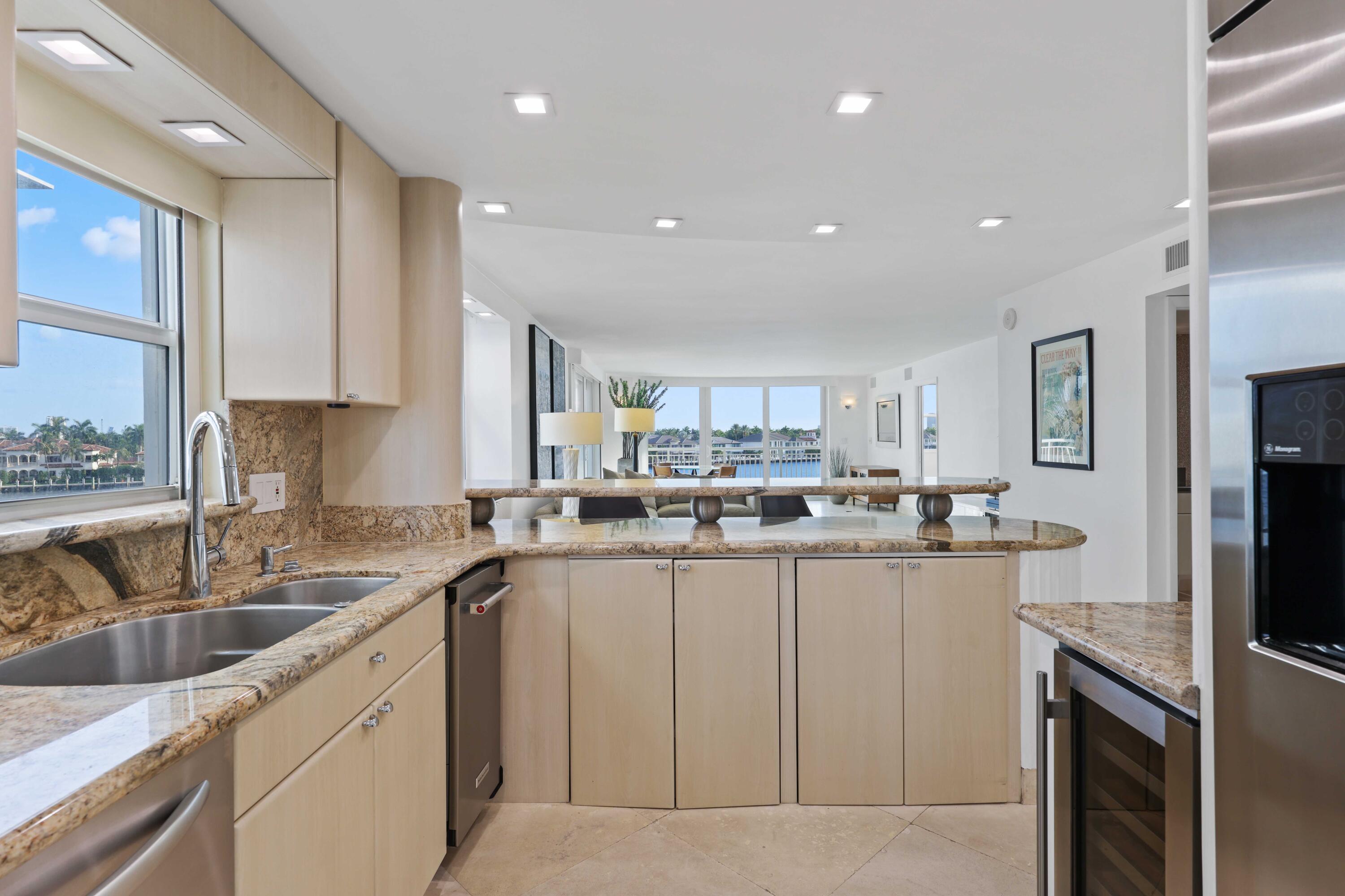 511 Bayshore Drive 401